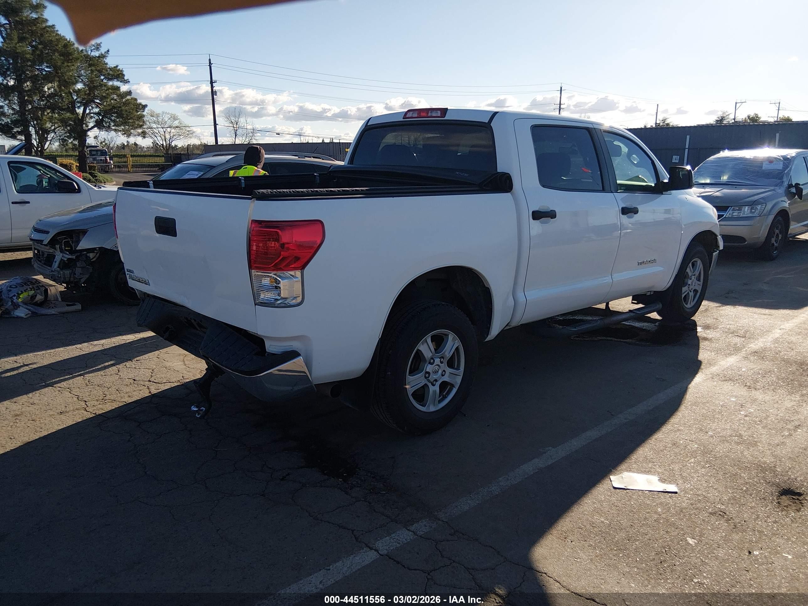 2011 Toyota Tundra Grade 4.6l V8 Белый vin: 5TFEM5F18BX021986