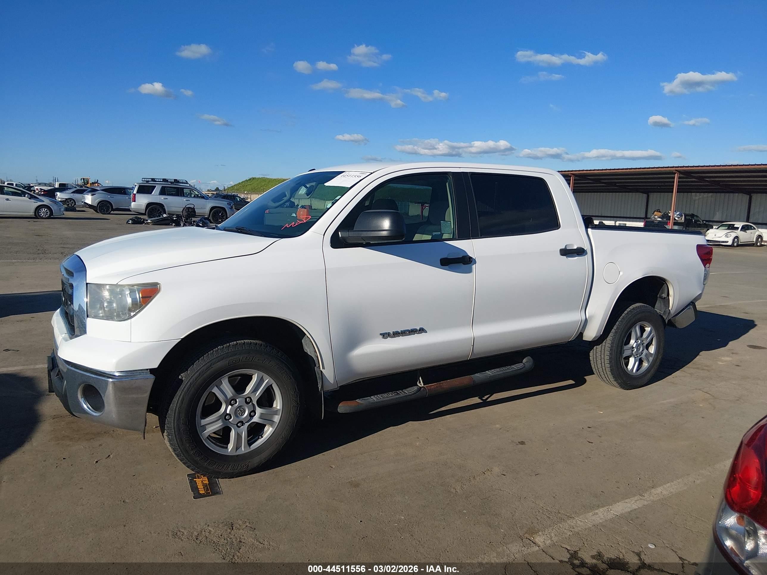 2011 Toyota Tundra Grade 4.6l V8 Белый vin: 5TFEM5F18BX021986