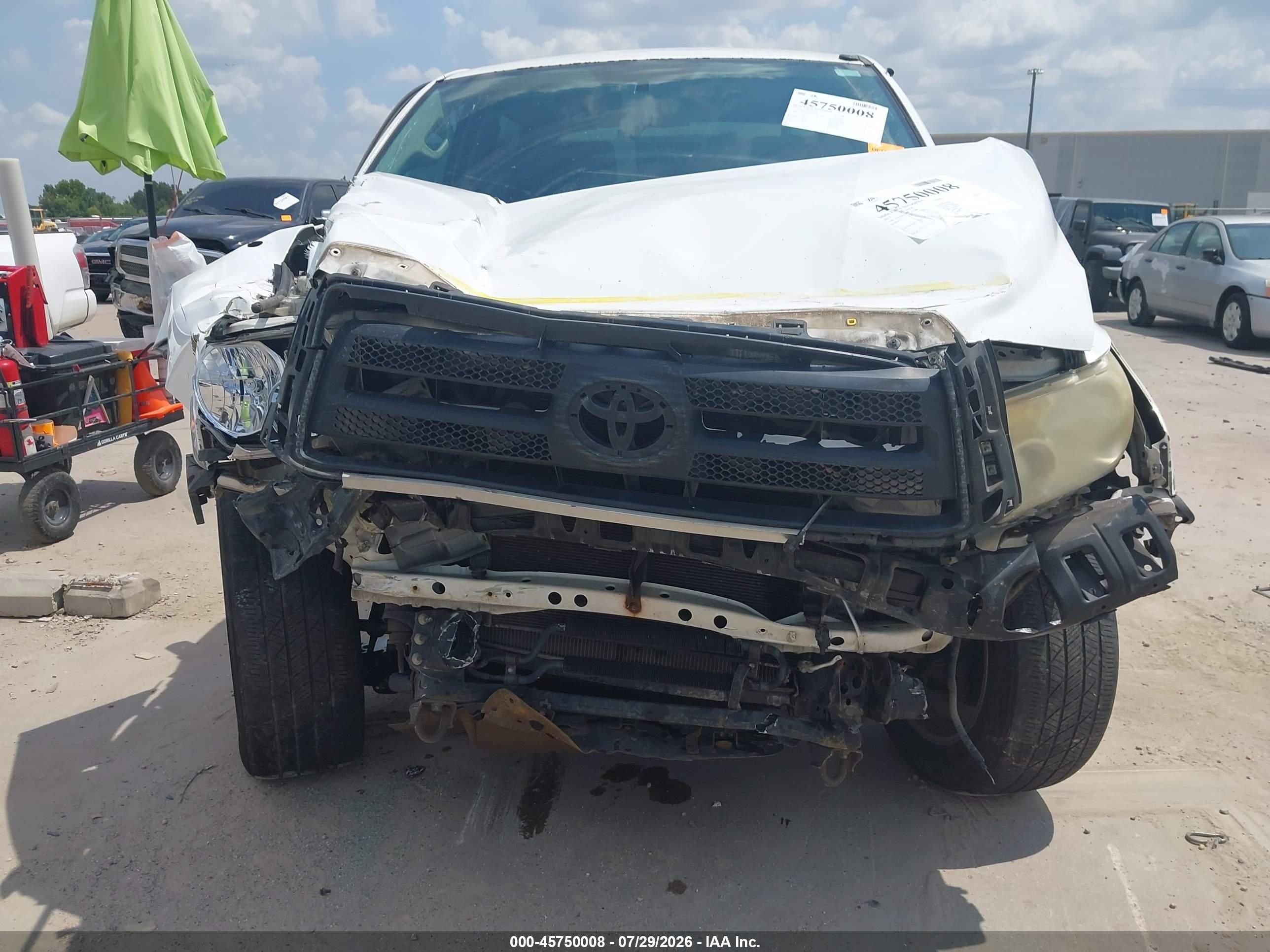 2011 Toyota Tundra Grade 4.6l V8 White vin: 5TFEM5F18BX033586