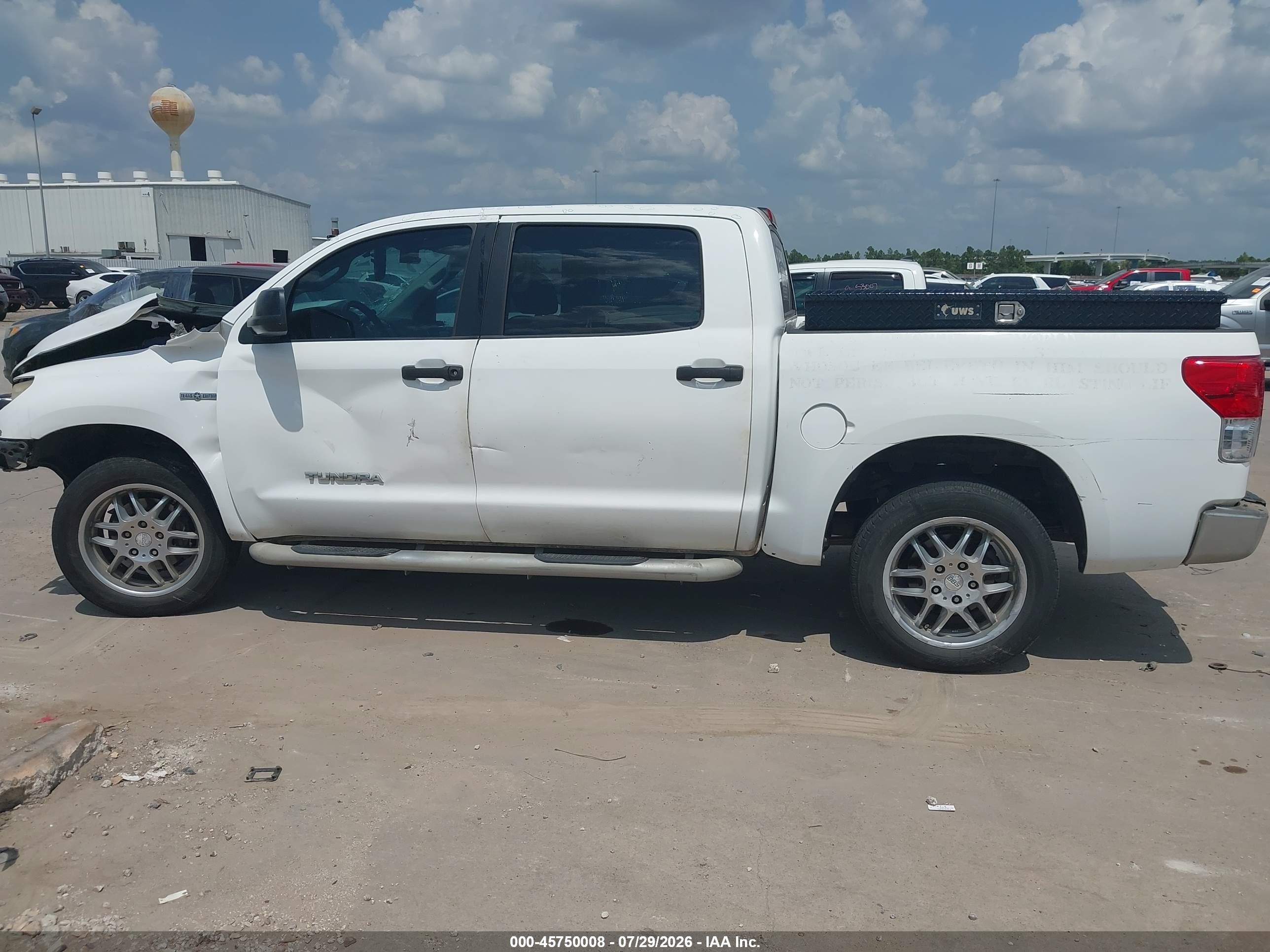 2011 Toyota Tundra Grade 4.6l V8 White vin: 5TFEM5F18BX033586