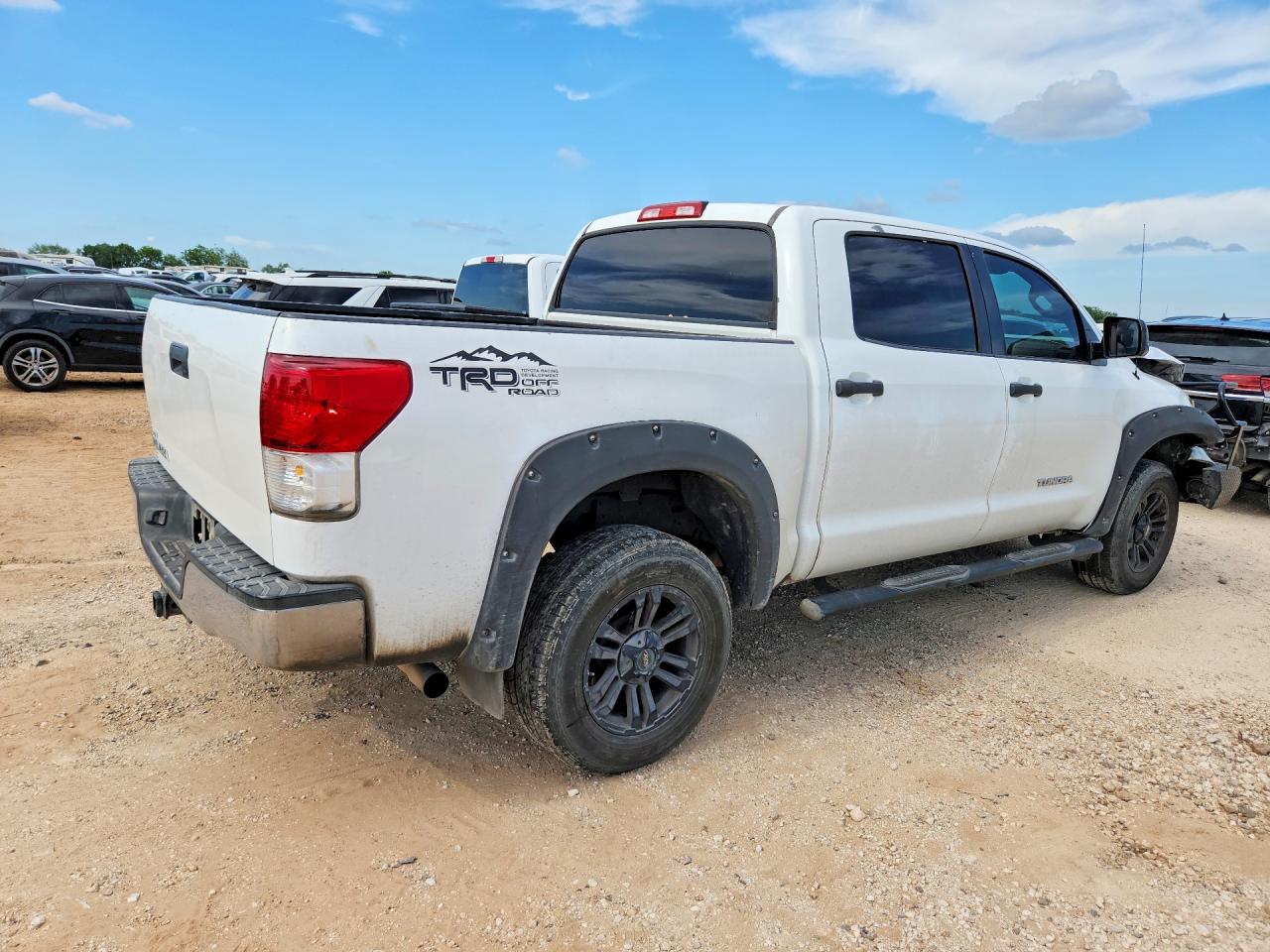 2013 Toyota Tundra Crewmax Sr5 White vin: 5TFEM5F18DX058703