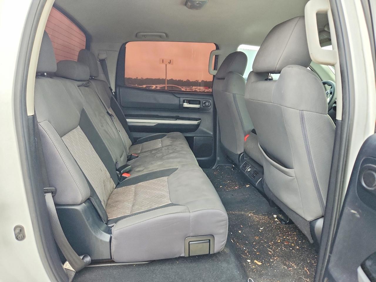 2014 Toyota Tundra Crewmax Sr5 Белый vin: 5TFEM5F18EX077544