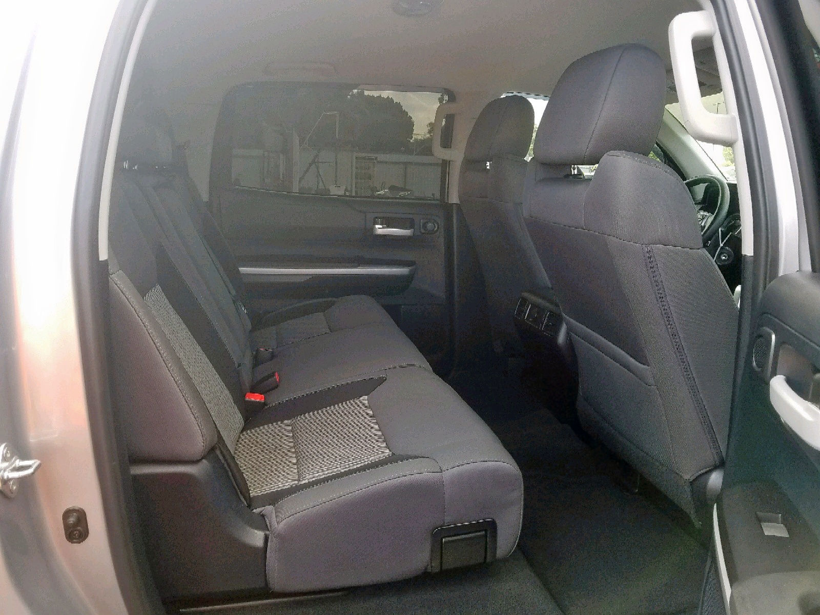 2015 Toyota Tundra Crewmax Sr5 Silver vin: 5TFEM5F18FX089579