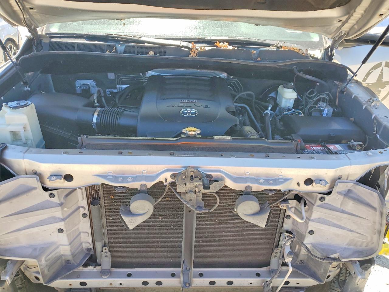 2015 Toyota Tundra Crewmax Sr5 Silver vin: 5TFEM5F18FX089579
