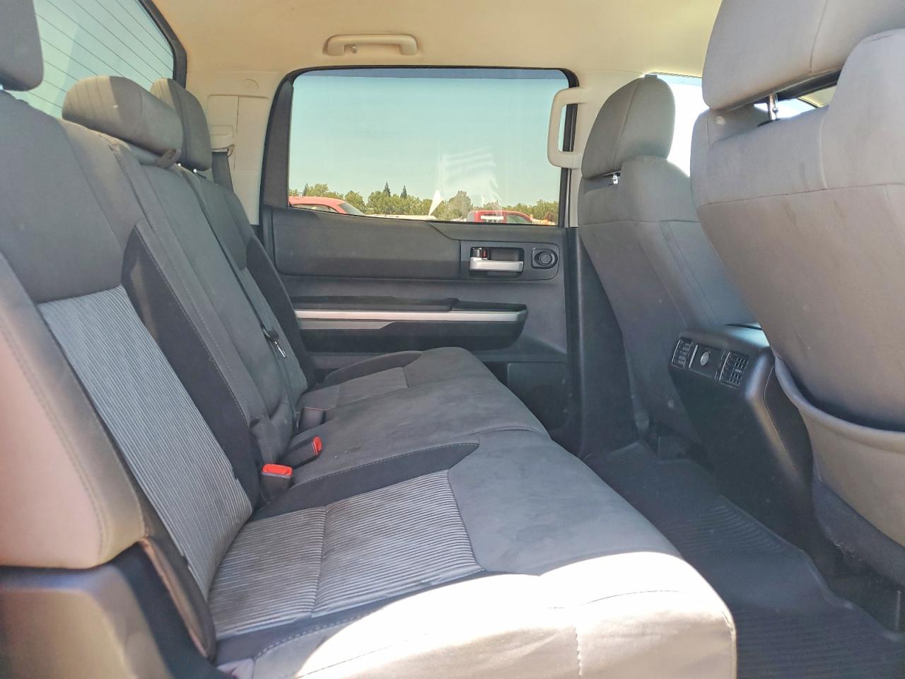 2015 Toyota Tundra Crewmax Sr5 Silver vin: 5TFEM5F18FX089579