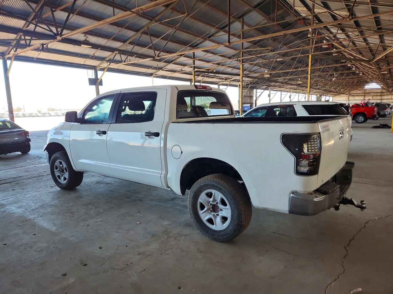 2011 Toyota Tundra Crewmax Sr5 White vin: 5TFEM5F19BX032074