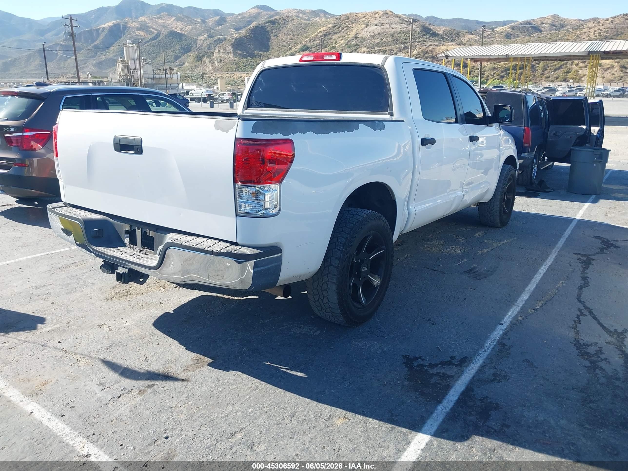 2011 Toyota Tundra Grade 4.6l V8 White vin: 5TFEM5F19BX035928