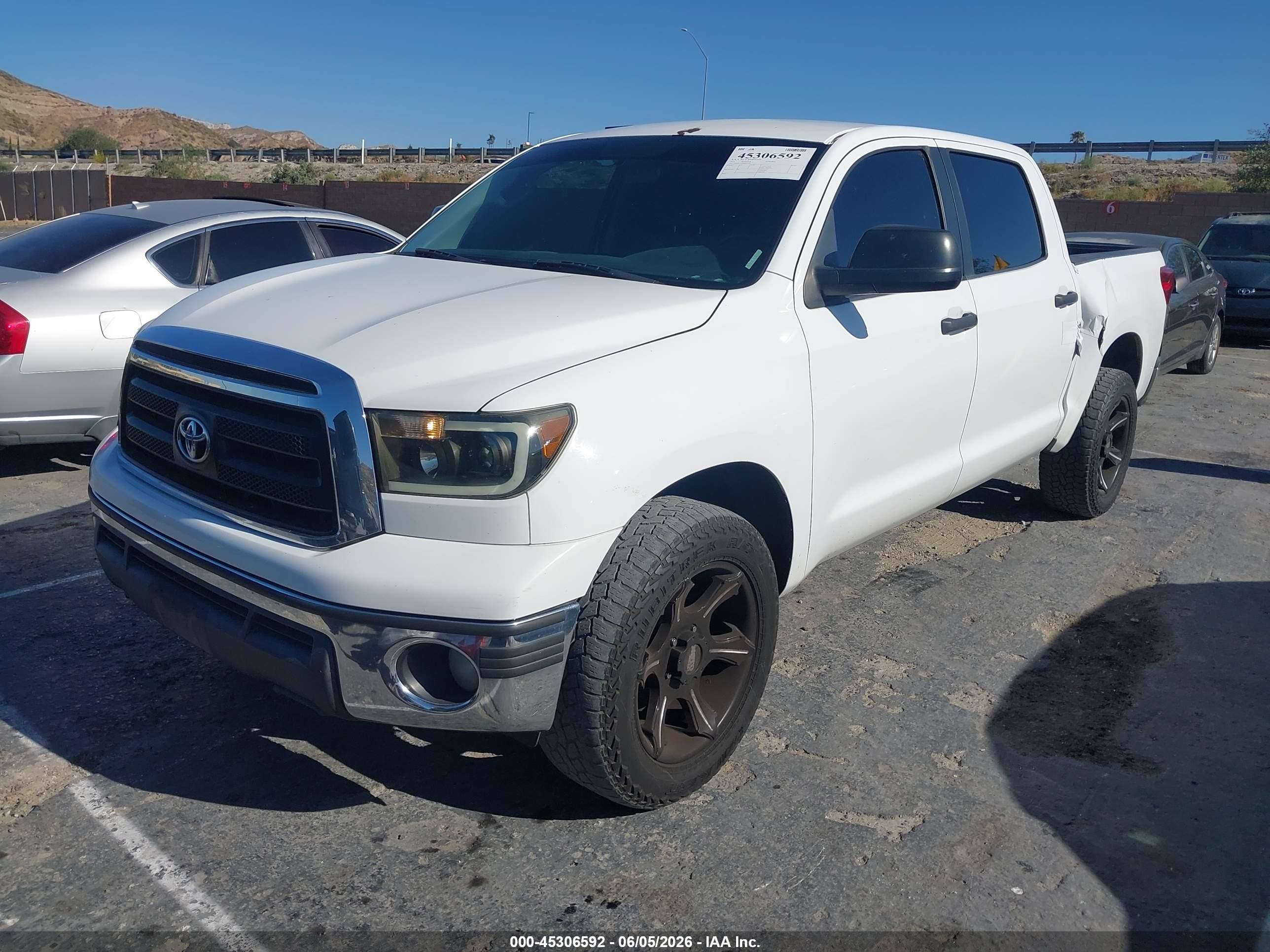 2011 Toyota Tundra Grade 4.6l V8 White vin: 5TFEM5F19BX035928
