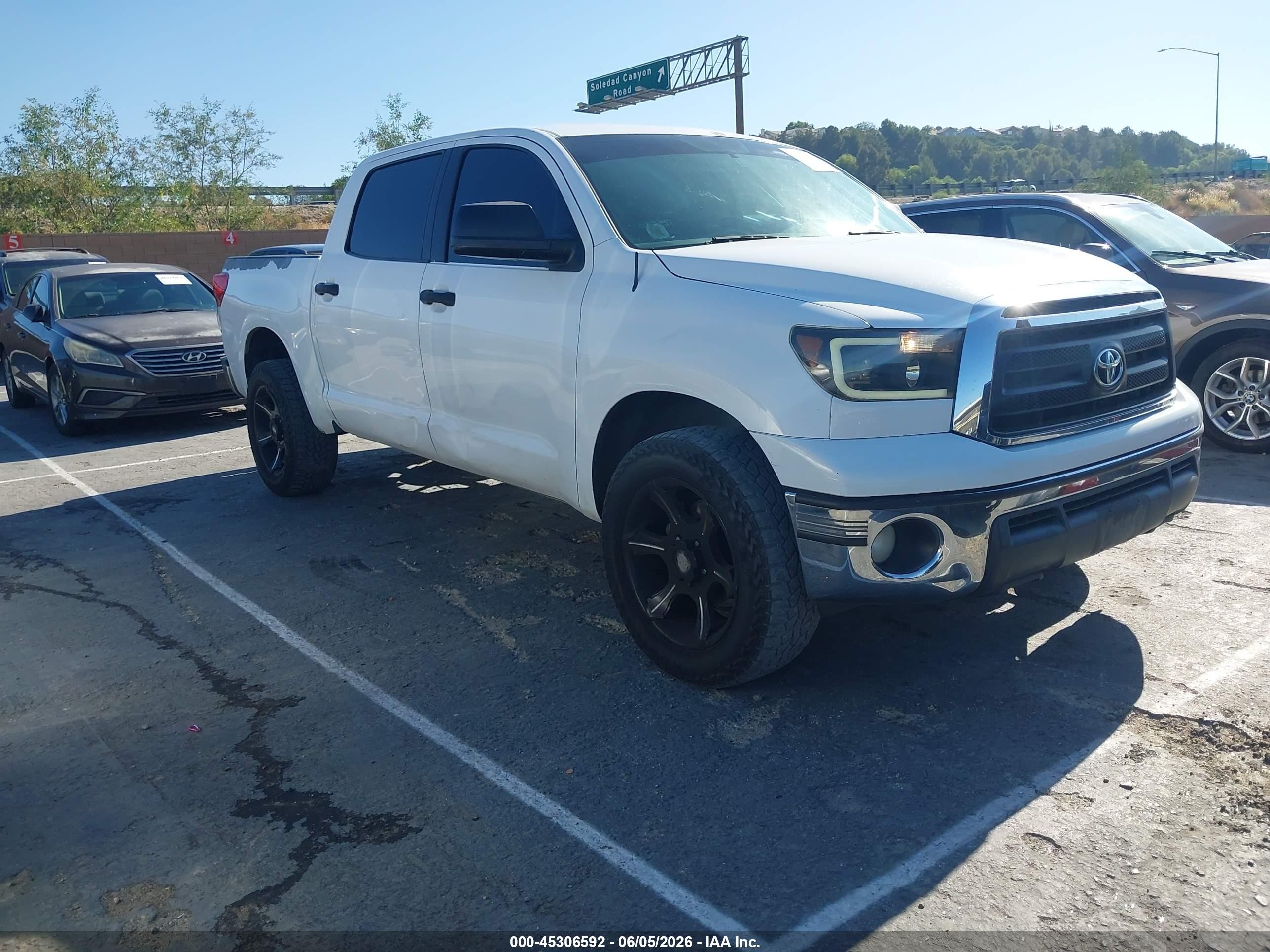 2011 Toyota Tundra Grade 4.6l V8 White vin: 5TFEM5F19BX035928