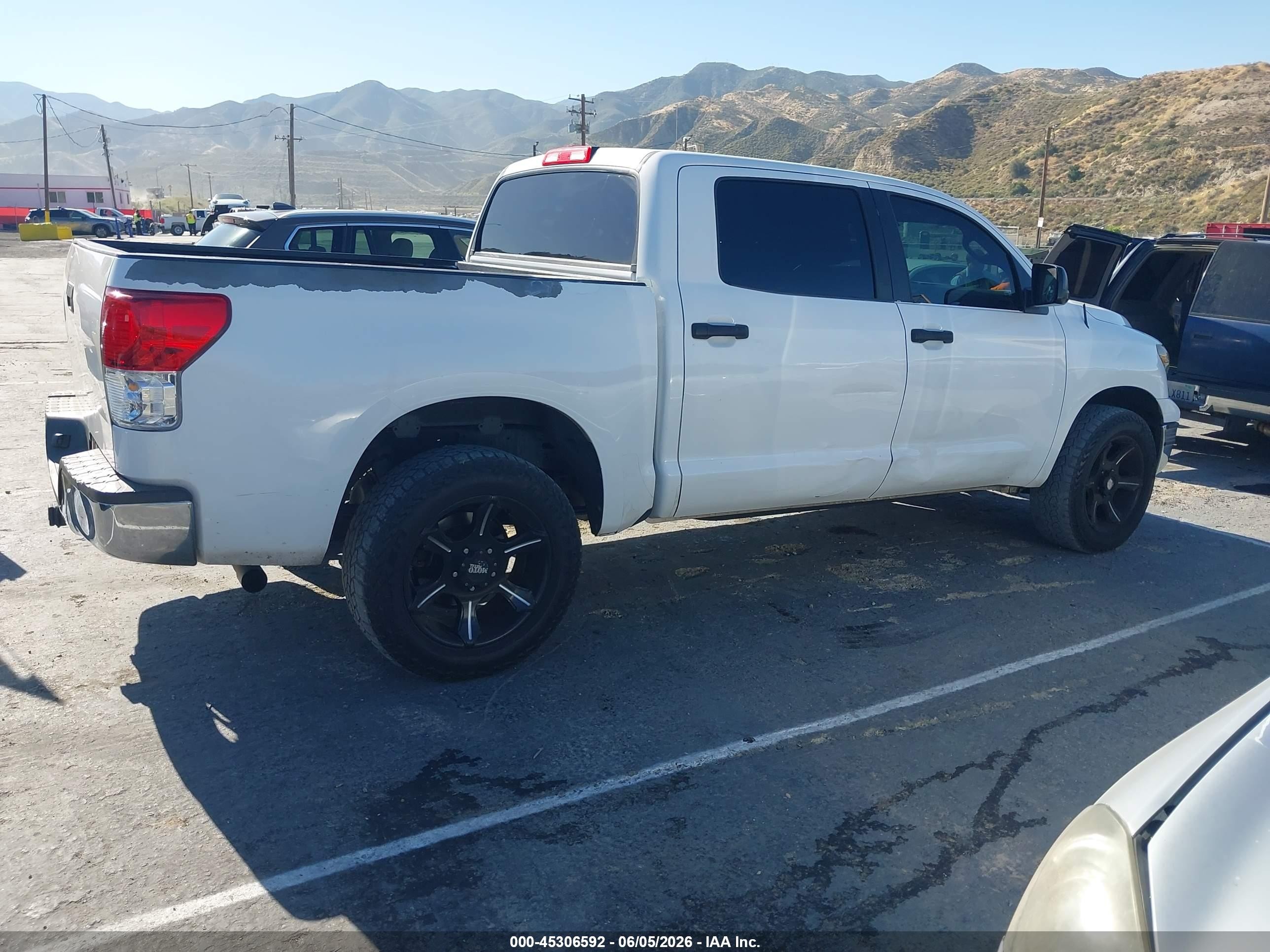 2011 Toyota Tundra Grade 4.6l V8 White vin: 5TFEM5F19BX035928