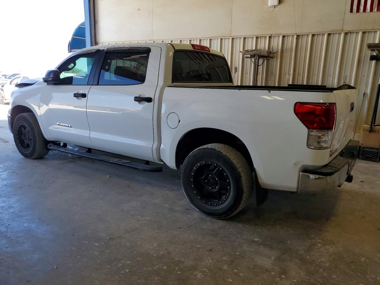 2012 Toyota Tundra Crewmax Sr5 White vin: 5TFEM5F1XCX039844