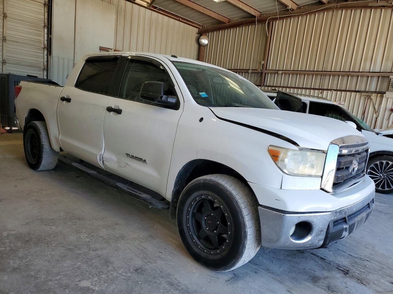 2012 Toyota Tundra Crewmax Sr5 White vin: 5TFEM5F1XCX039844
