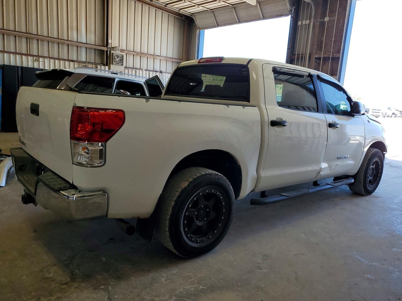 2012 Toyota Tundra Crewmax Sr5 White vin: 5TFEM5F1XCX039844