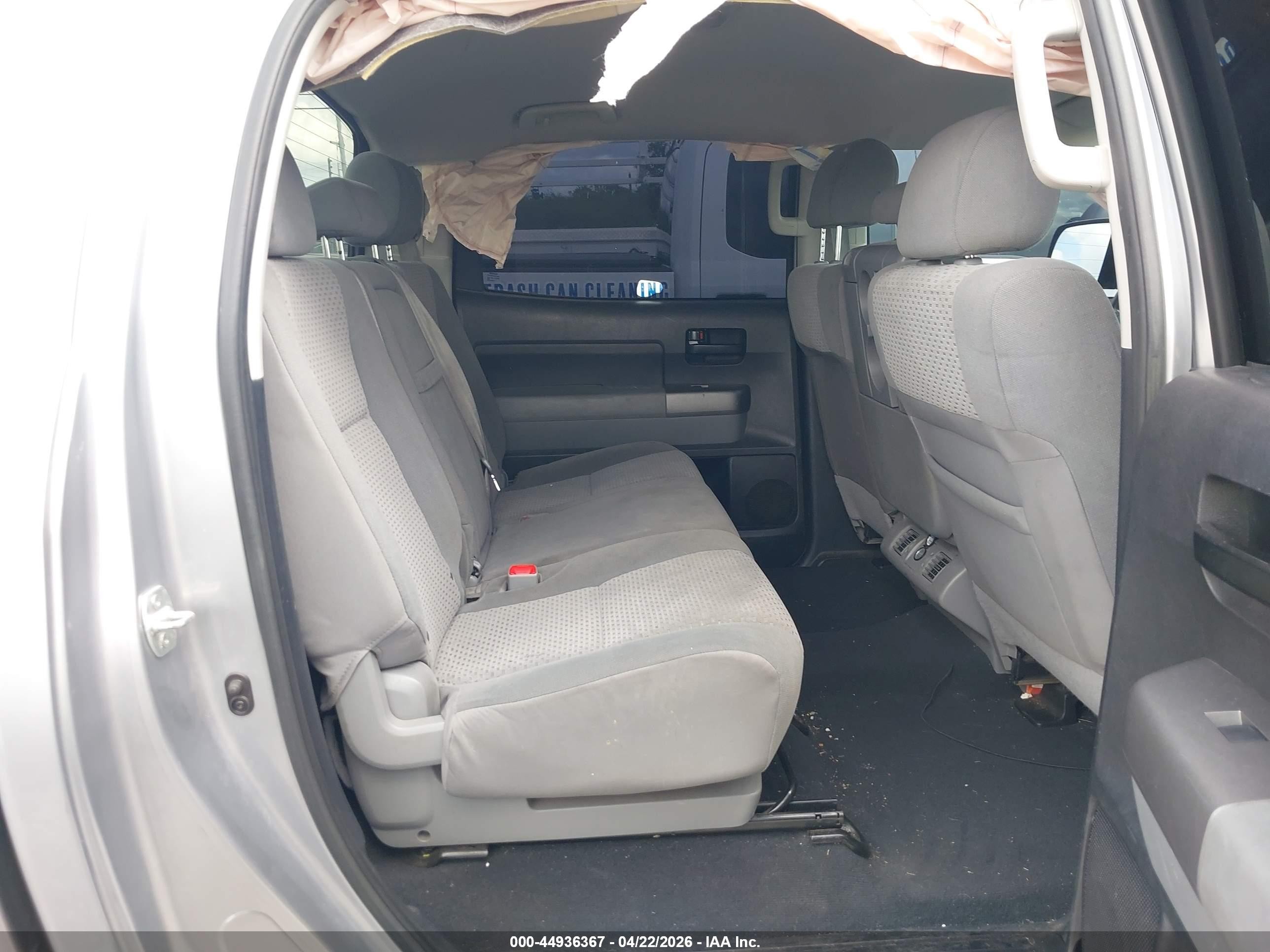 2013 Toyota Tundra Grade 4.6l V8 Серебряный vin: 5TFEM5F1XDX065796