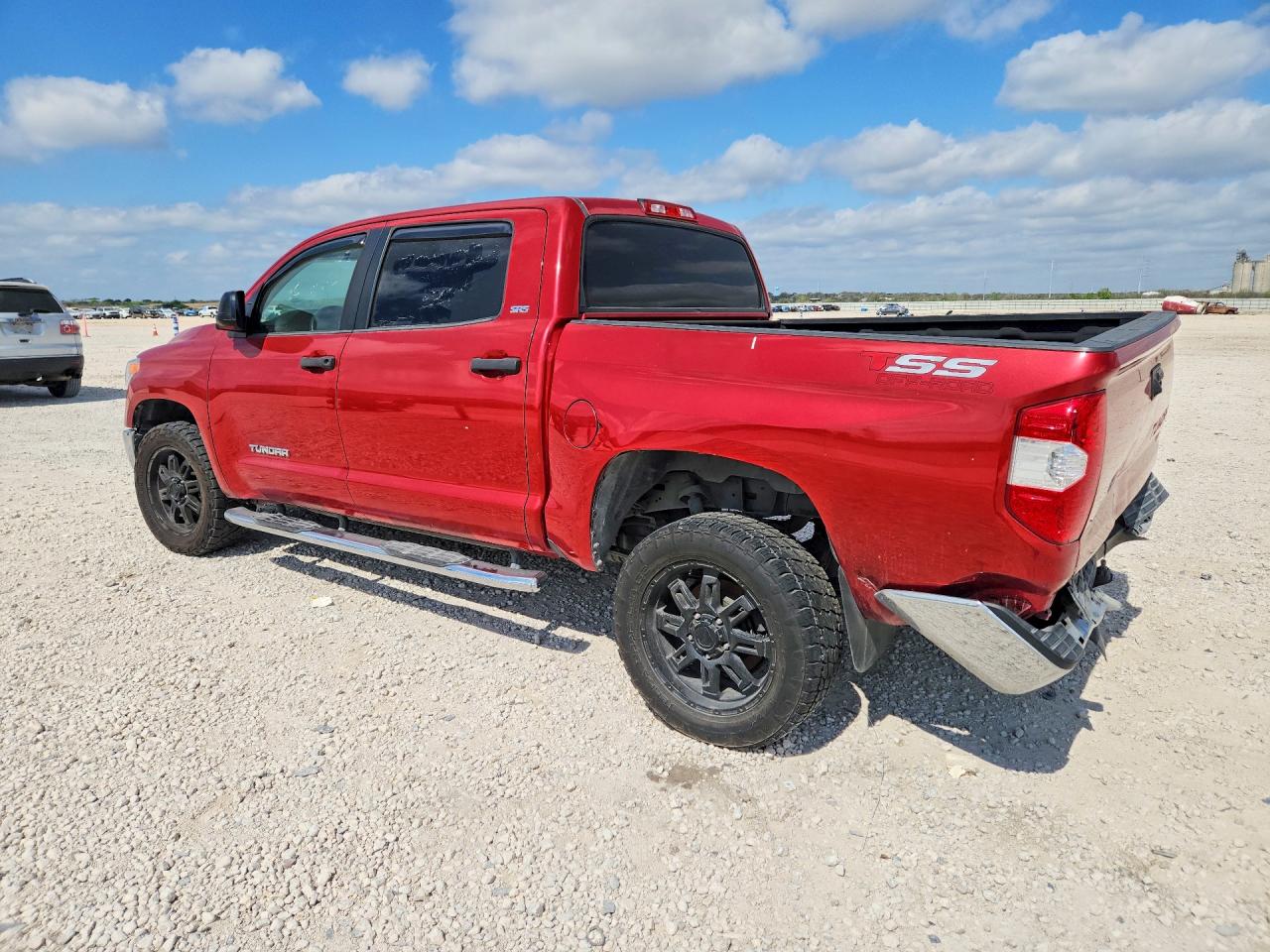 2015 Toyota Tundra Sr5 Red vin: 5TFEM5F1XFX083508