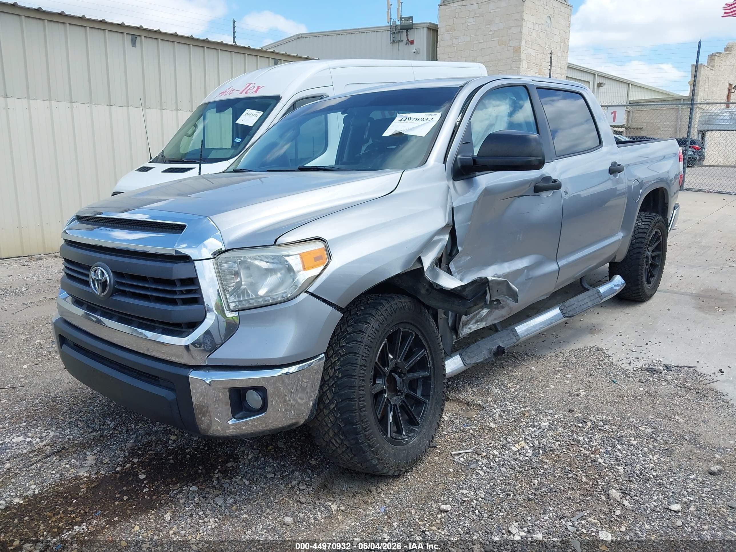 2015 Toyota Tundra Sr5 4.6l V8 Серебряный vin: 5TFEM5F1XFX090734