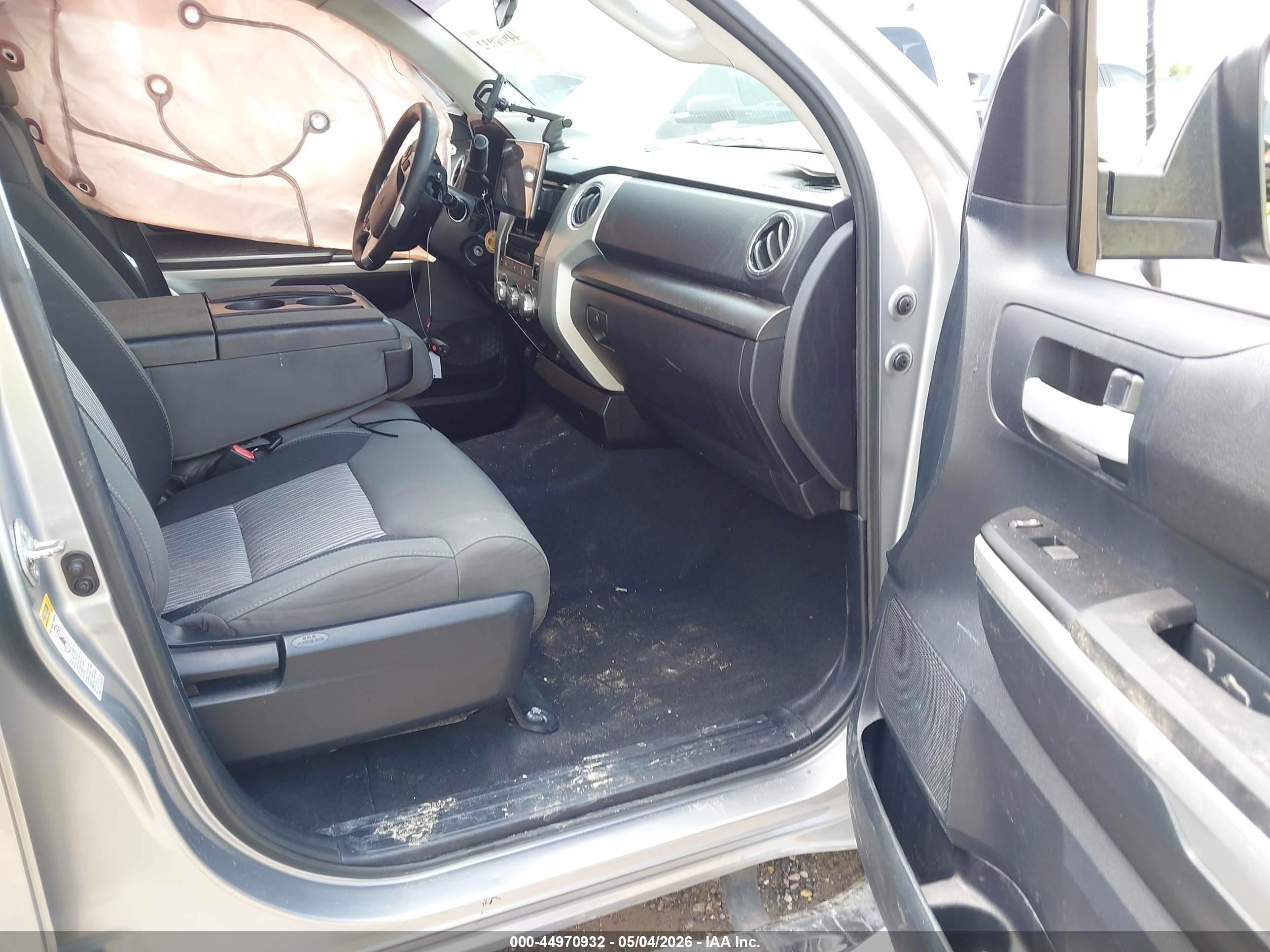 2015 Toyota Tundra Sr5 4.6l V8 Серебряный vin: 5TFEM5F1XFX090734