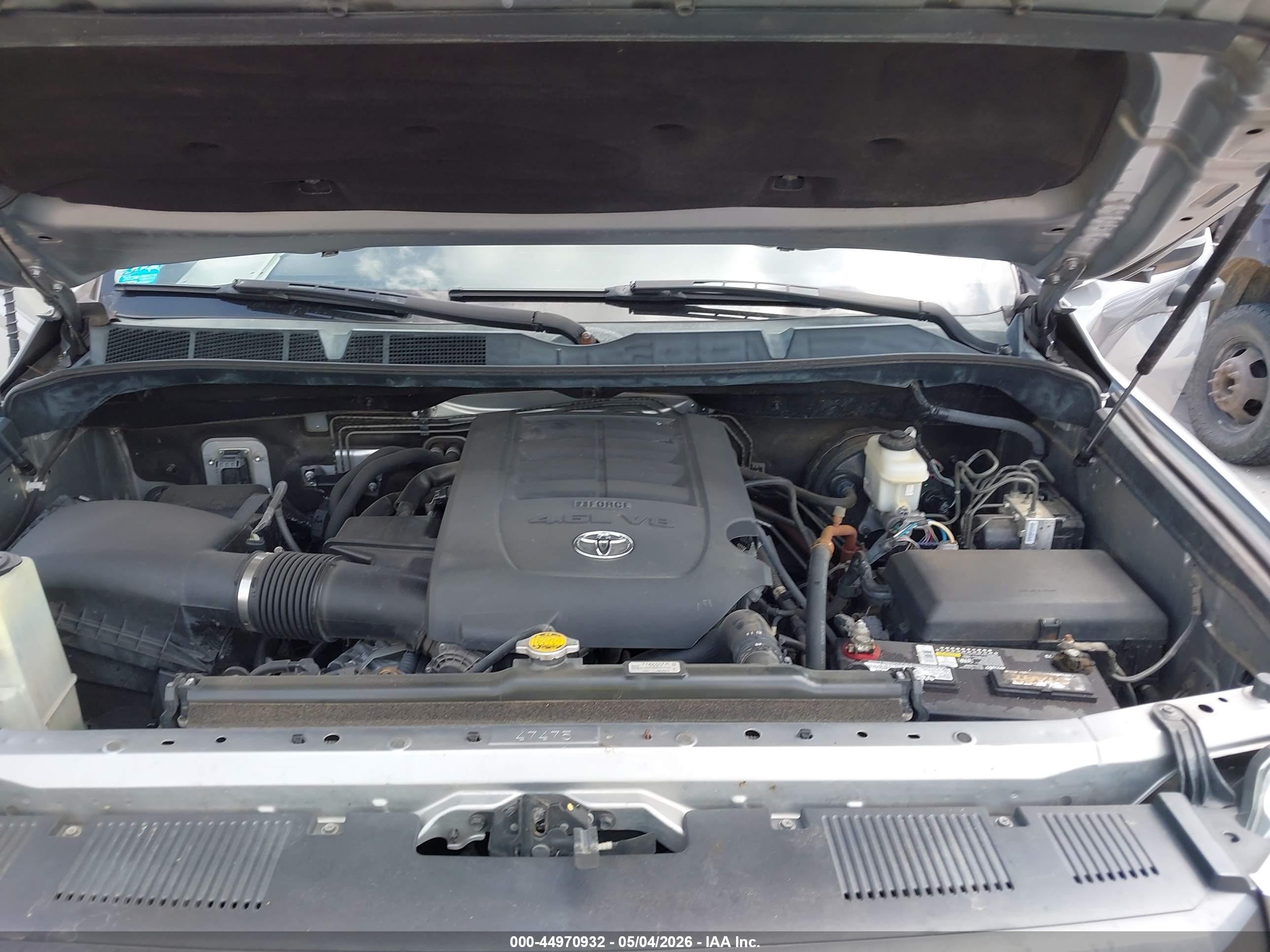 2015 Toyota Tundra Sr5 4.6l V8 Серебряный vin: 5TFEM5F1XFX090734