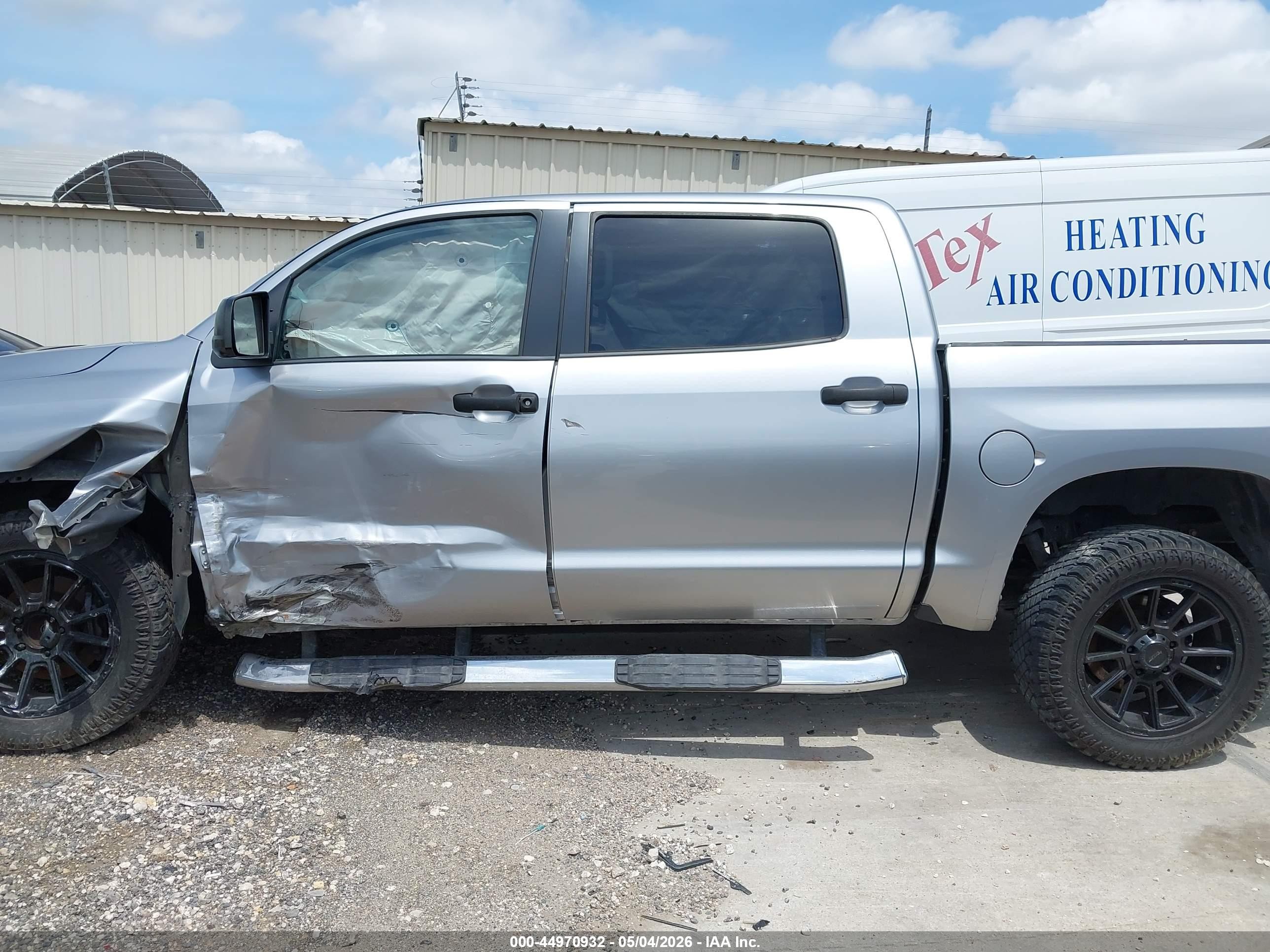 2015 Toyota Tundra Sr5 4.6l V8 Серебряный vin: 5TFEM5F1XFX090734