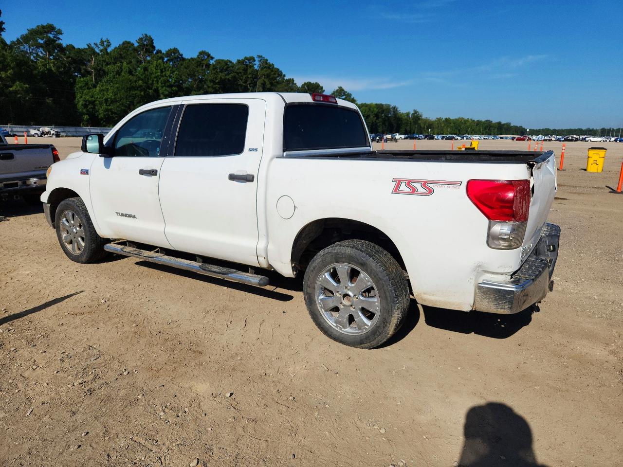 2007 Toyota Tundra Crewmax Sr5 White vin: 5TFEV54117X027474