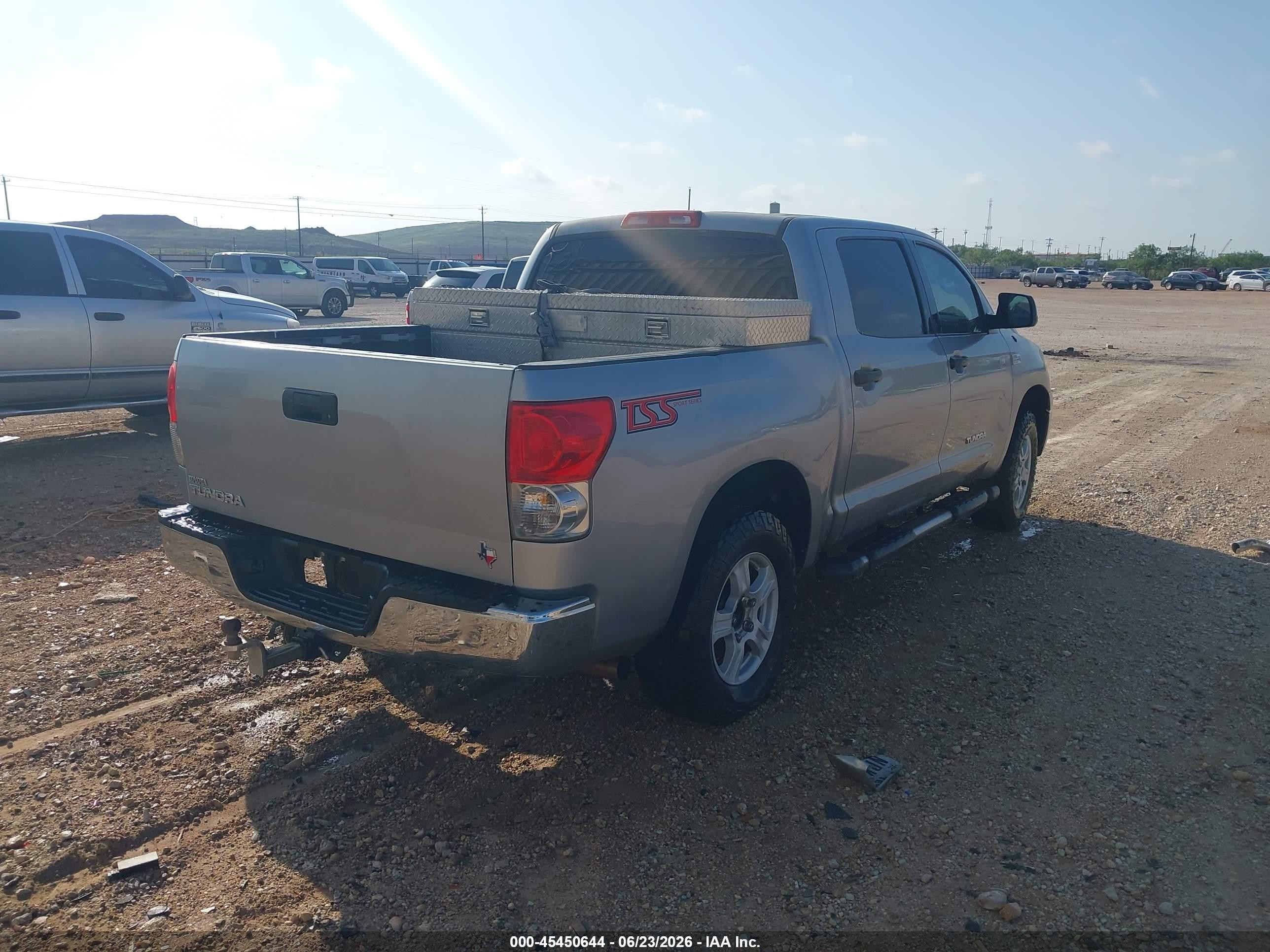 2009 Toyota Tundra Grade 5.7l V8 Silver vin: 5TFEV54139X072371