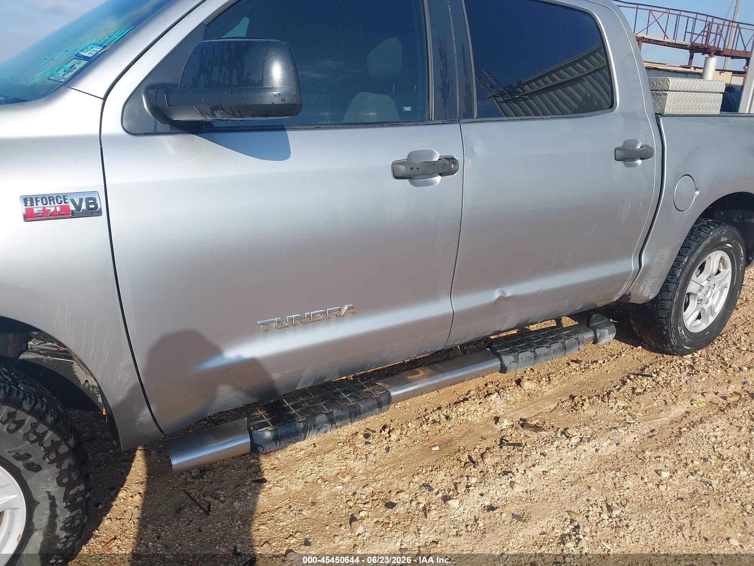2009 Toyota Tundra Grade 5.7l V8 Silver vin: 5TFEV54139X072371