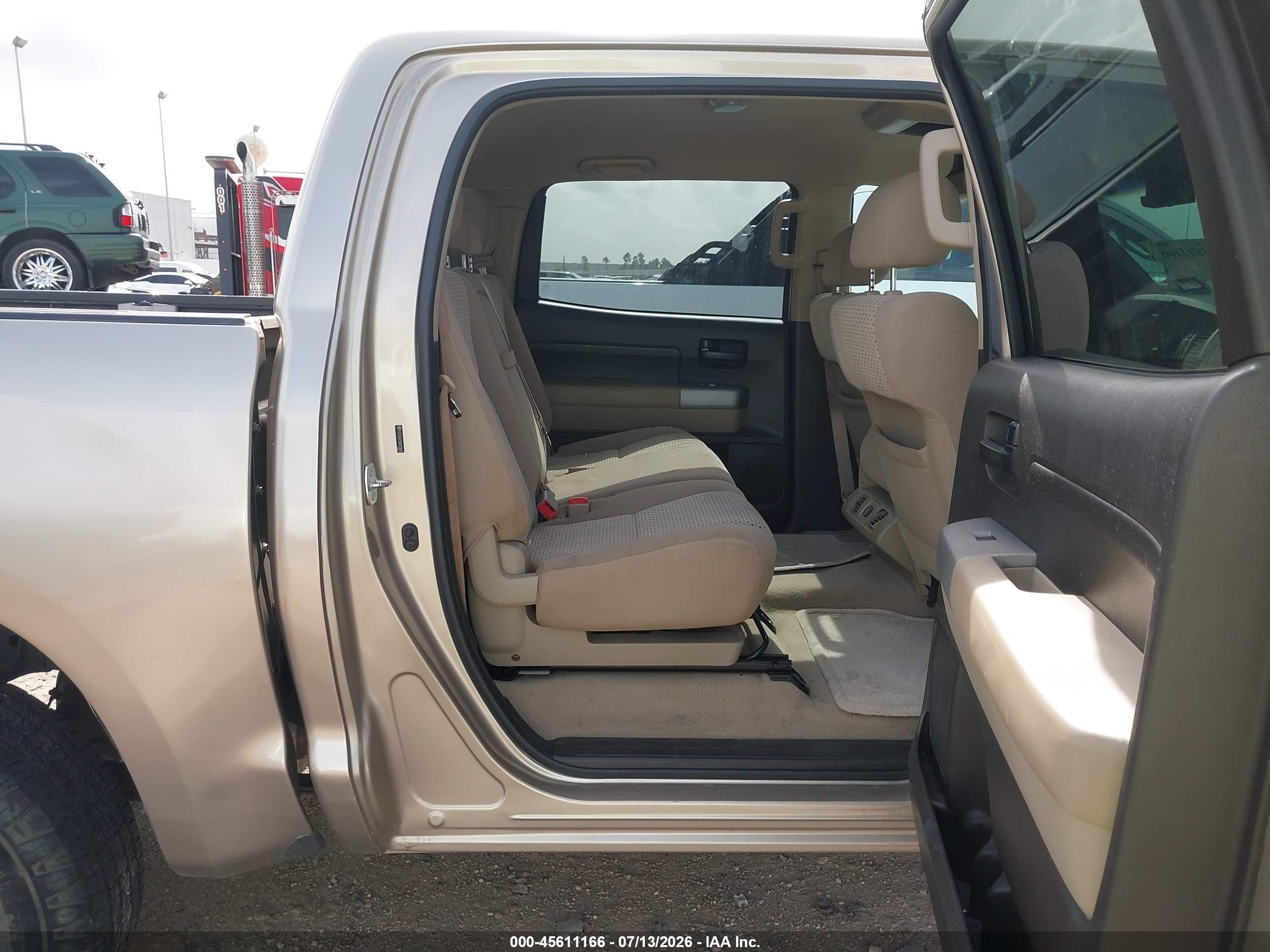 2009 Toyota Tundra Grade 5.7l V8 Бежевый vin: 5TFEV54139X072810