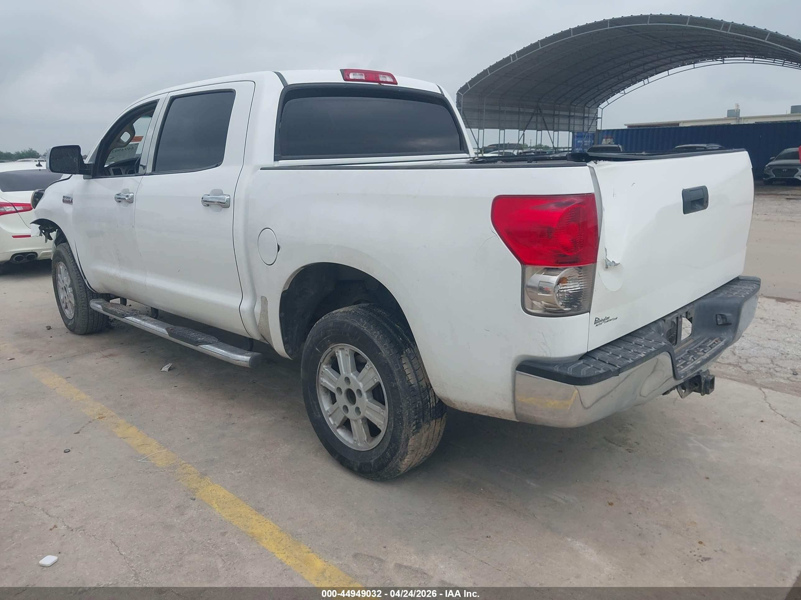 2007 Toyota Tundra Sr5 5.7l V8 Белый vin: 5TFEV54147X029073