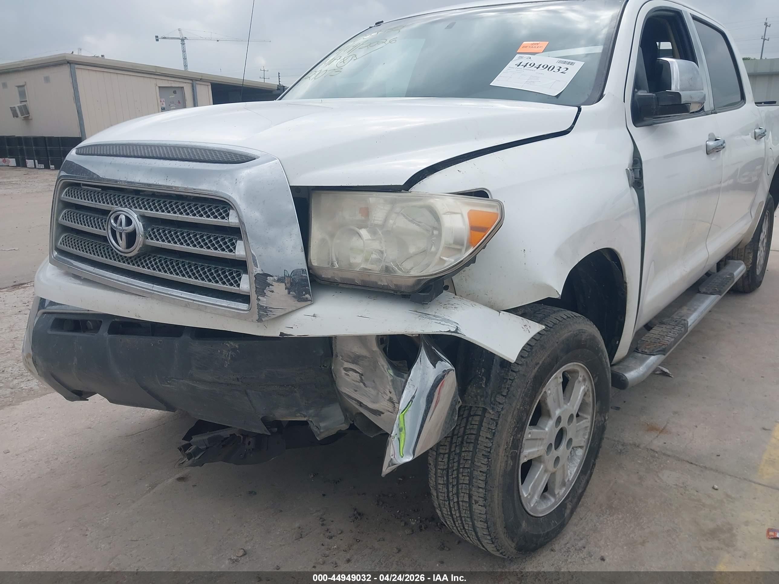 2007 Toyota Tundra Sr5 5.7l V8 Белый vin: 5TFEV54147X029073