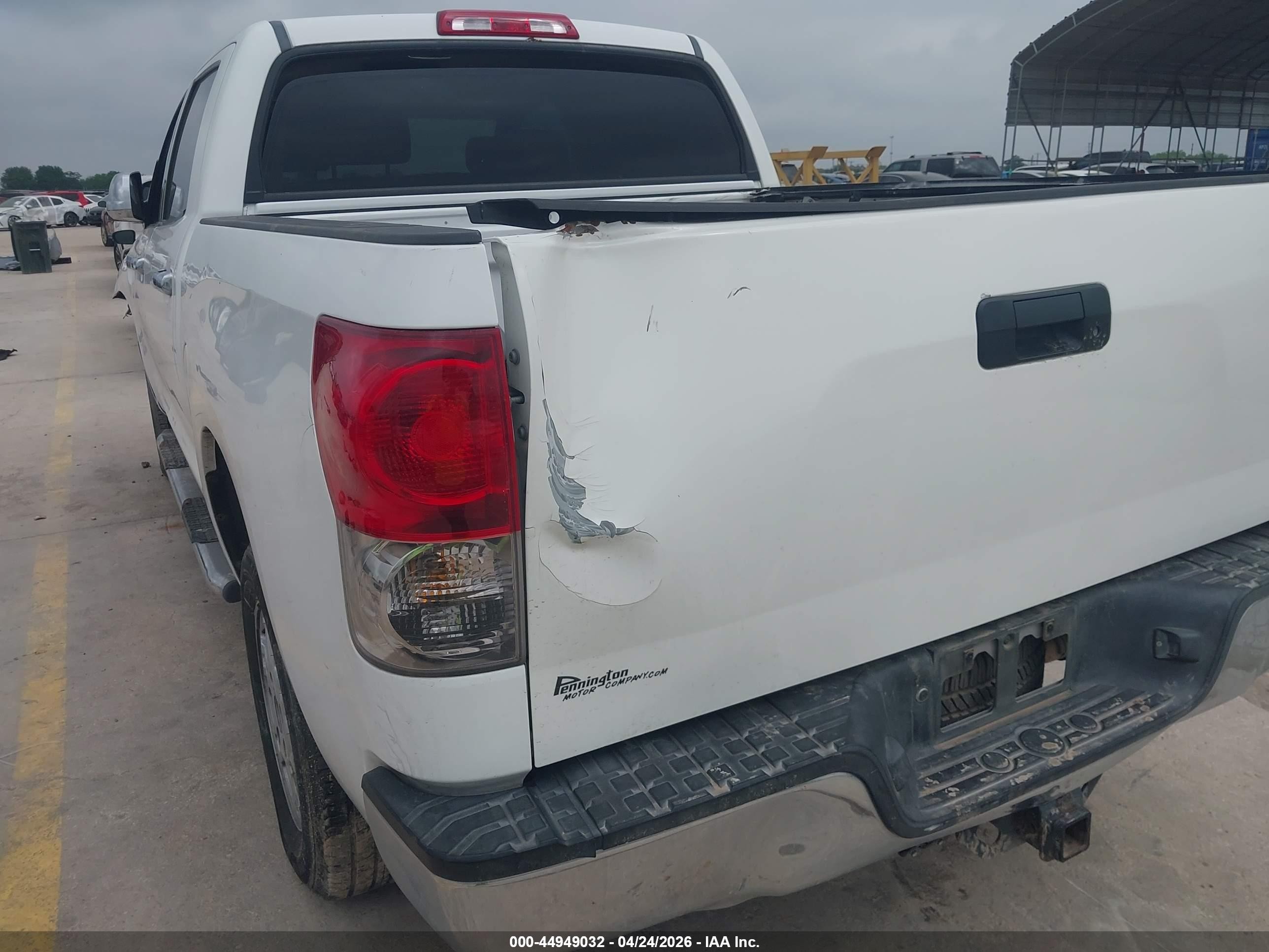 2007 Toyota Tundra Sr5 5.7l V8 Белый vin: 5TFEV54147X029073