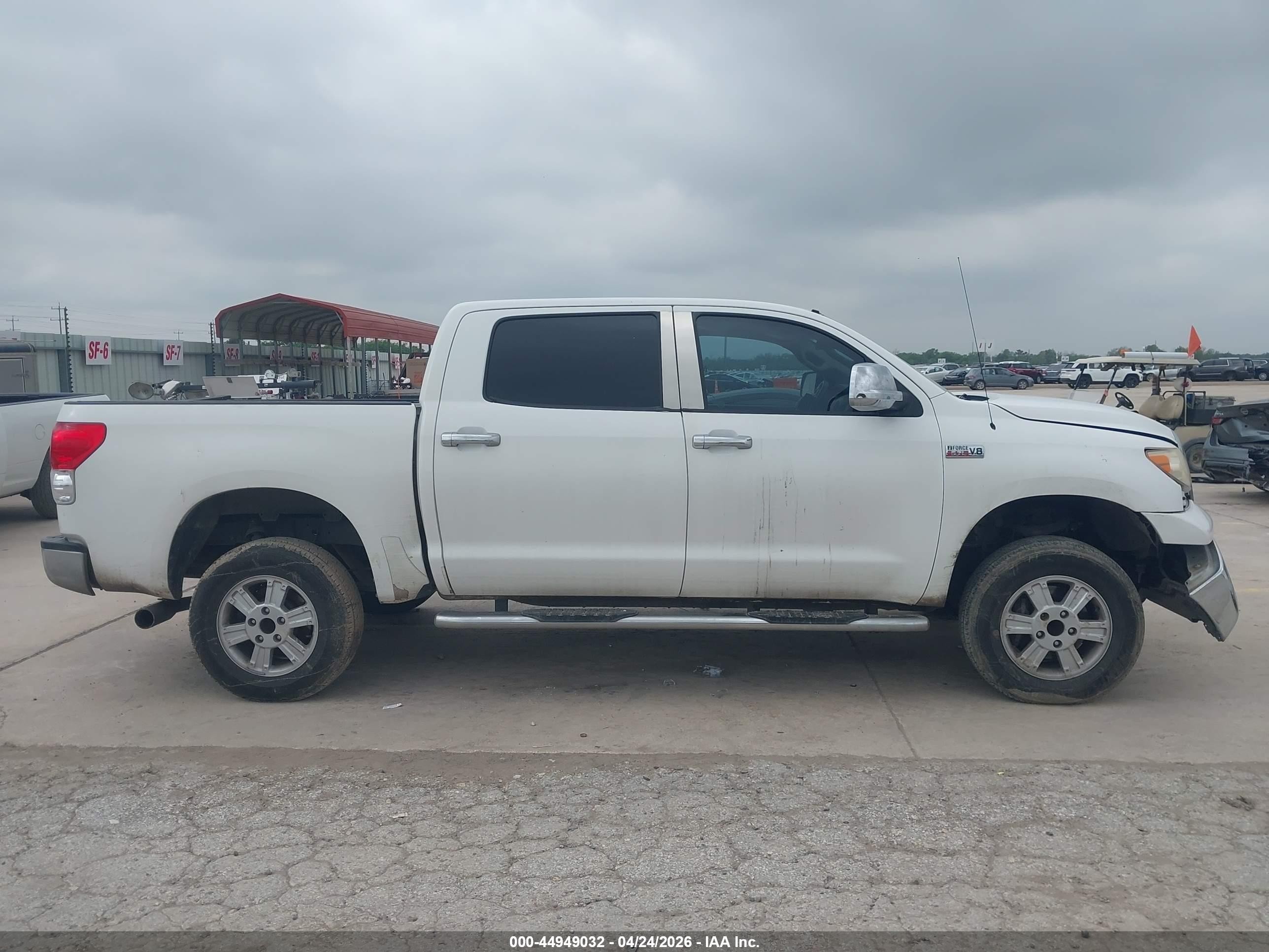 2007 Toyota Tundra Sr5 5.7l V8 Белый vin: 5TFEV54147X029073