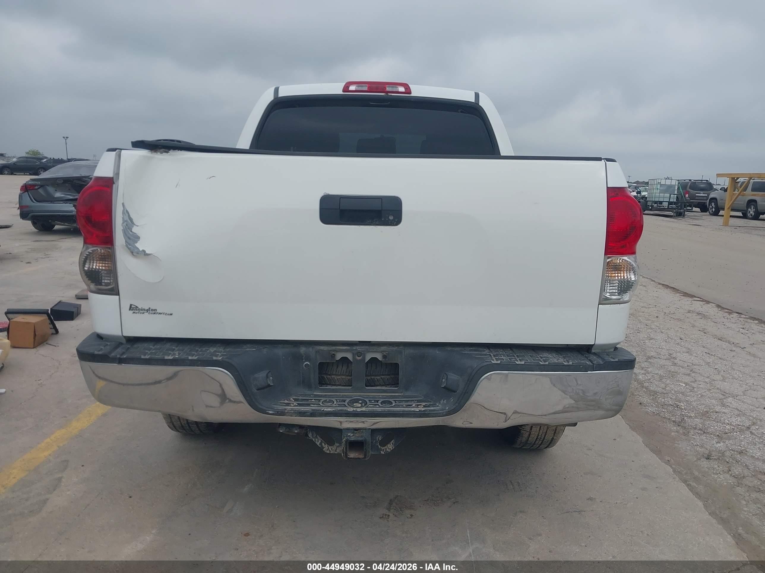 2007 Toyota Tundra Sr5 5.7l V8 Белый vin: 5TFEV54147X029073
