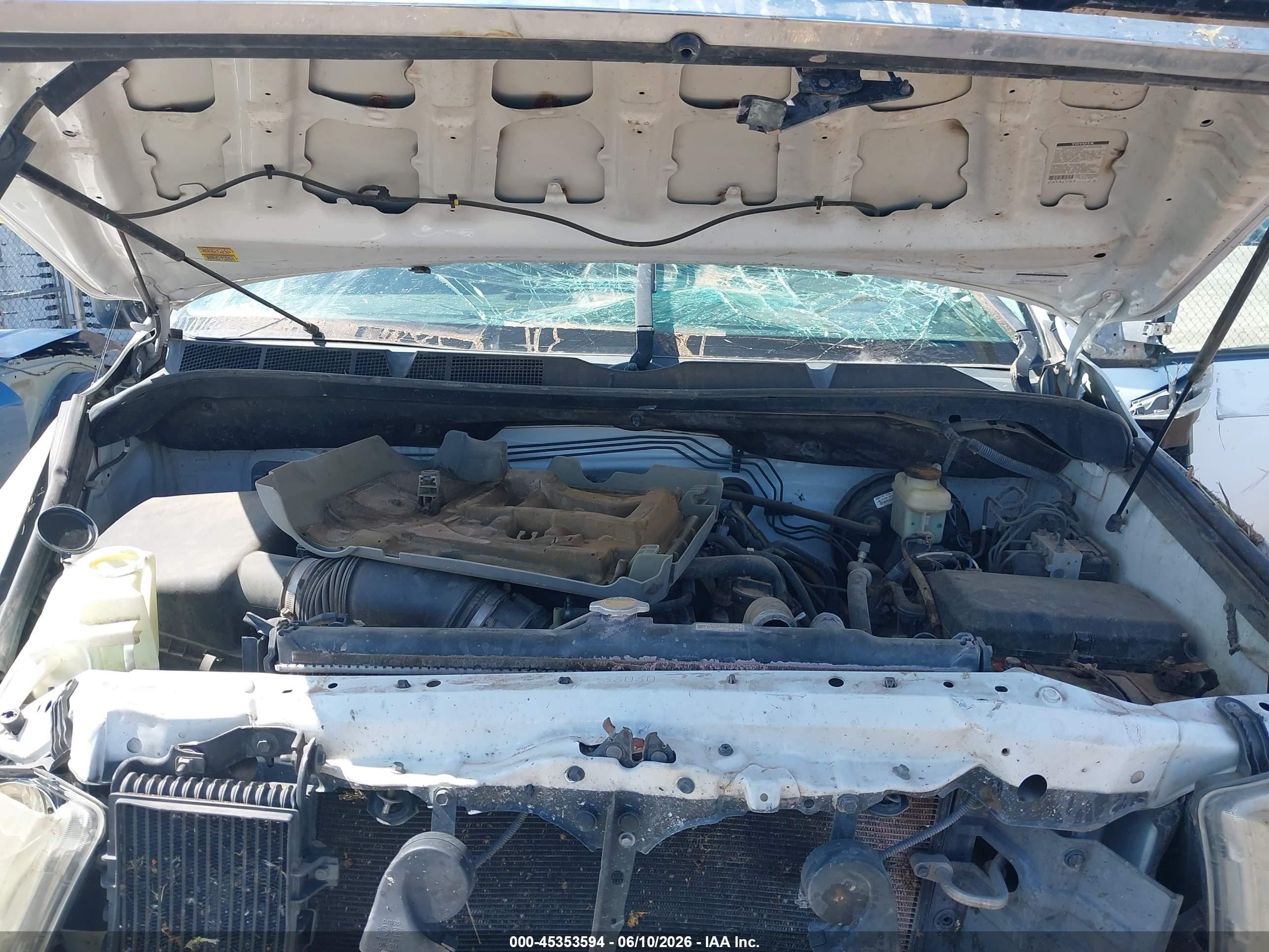 2008 Toyota Tundra Sr5 5.7l V8 White vin: 5TFEV54158X049477