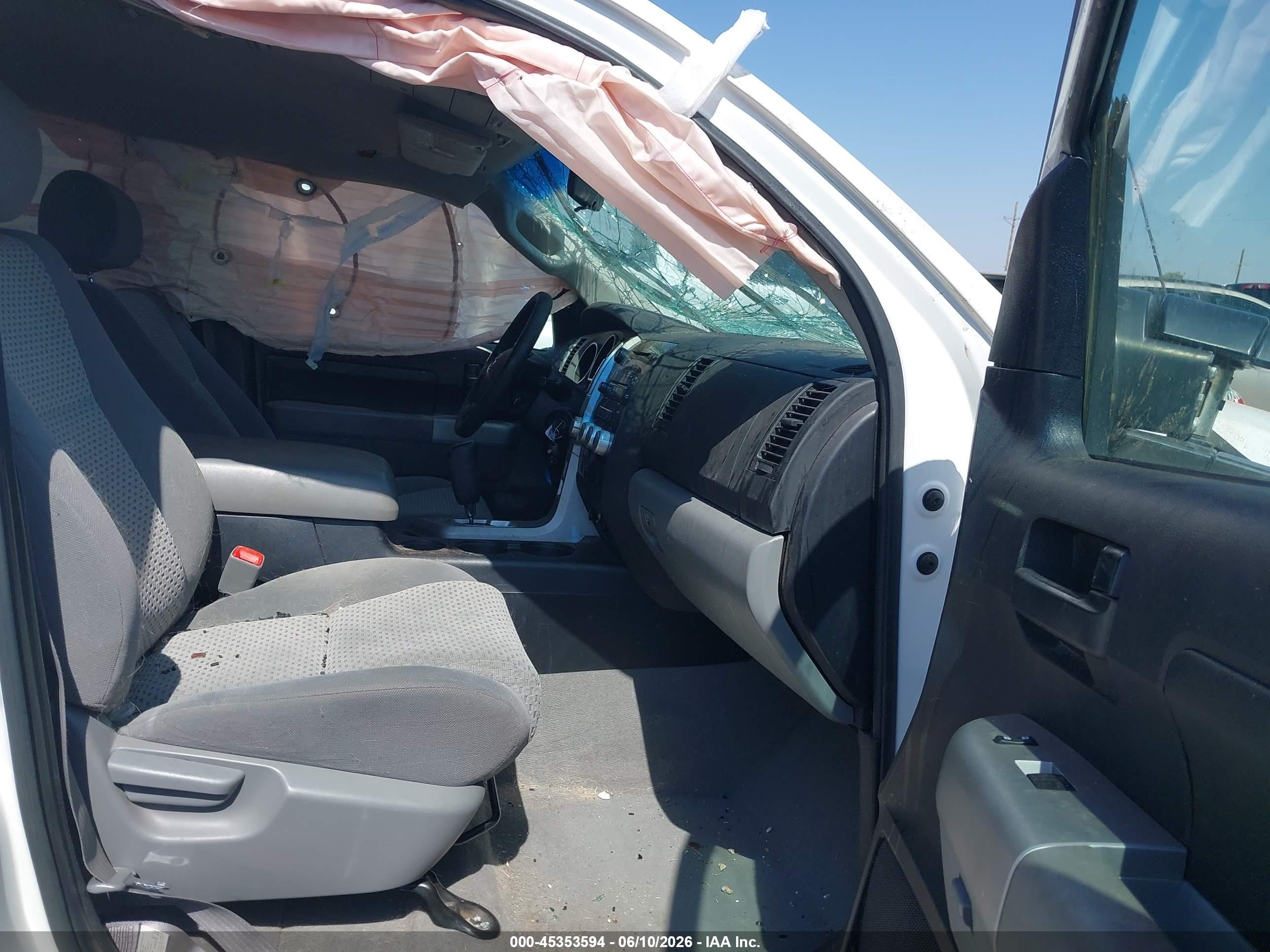 2008 Toyota Tundra Sr5 5.7l V8 White vin: 5TFEV54158X049477