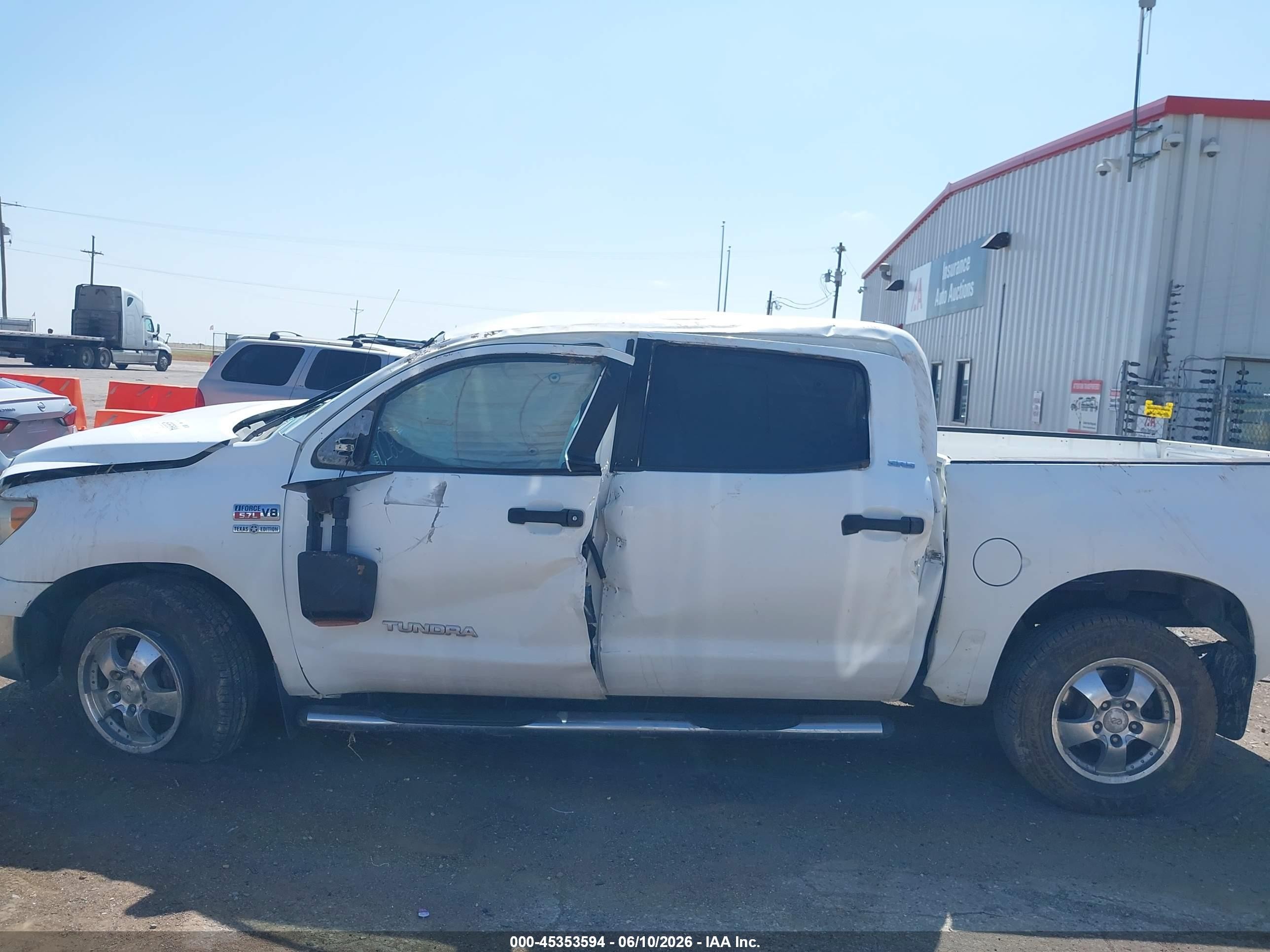 2008 Toyota Tundra Sr5 5.7l V8 White vin: 5TFEV54158X049477