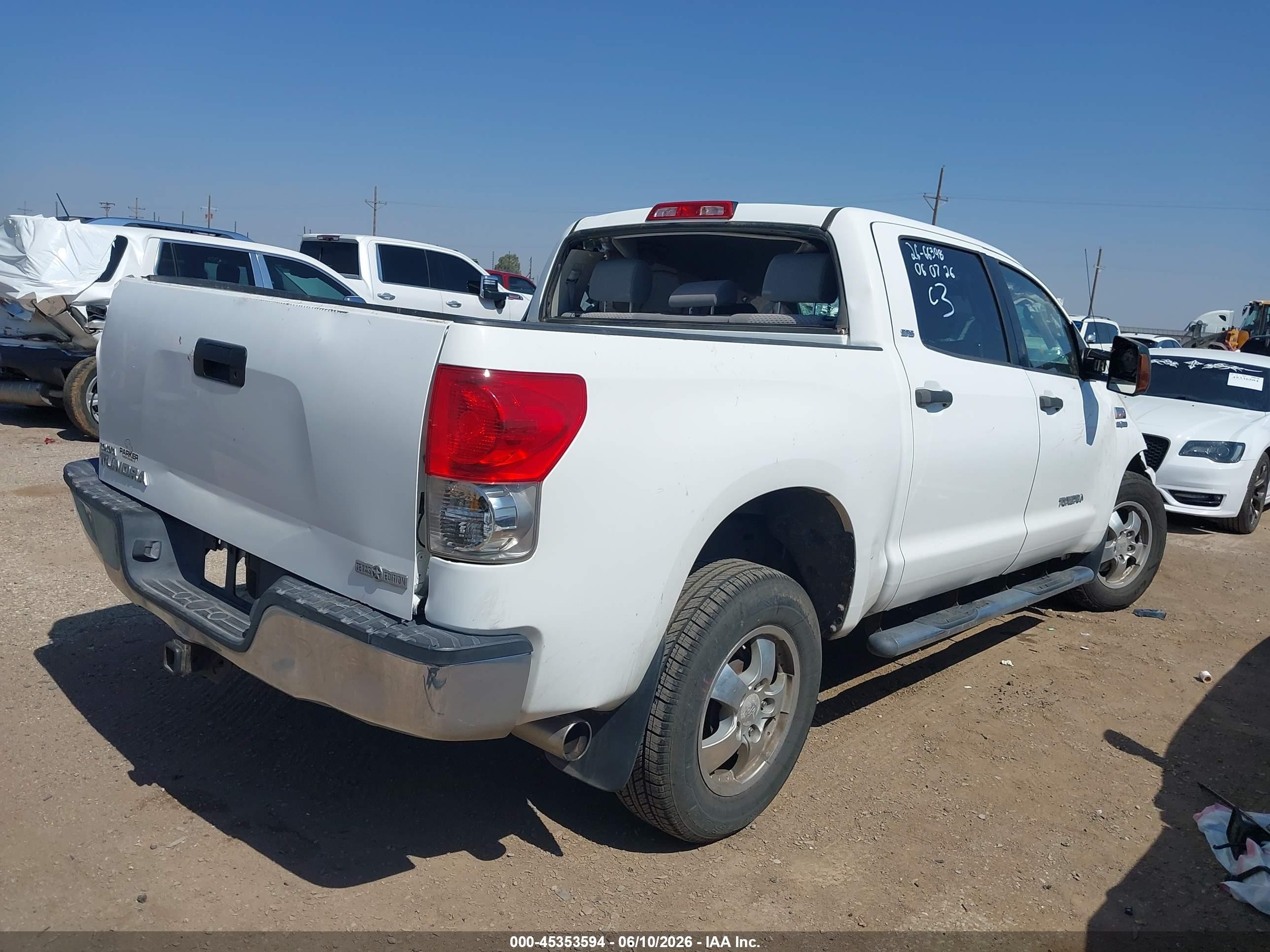 2008 Toyota Tundra Sr5 5.7l V8 White vin: 5TFEV54158X049477