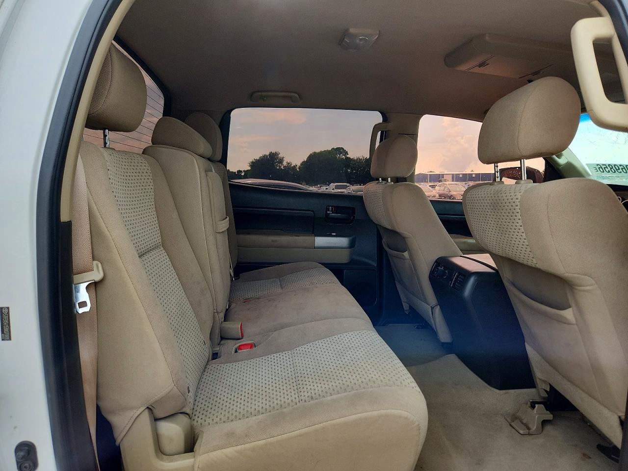 2009 Toyota Tundra Sr5 White vin: 5TFEV54159X070895