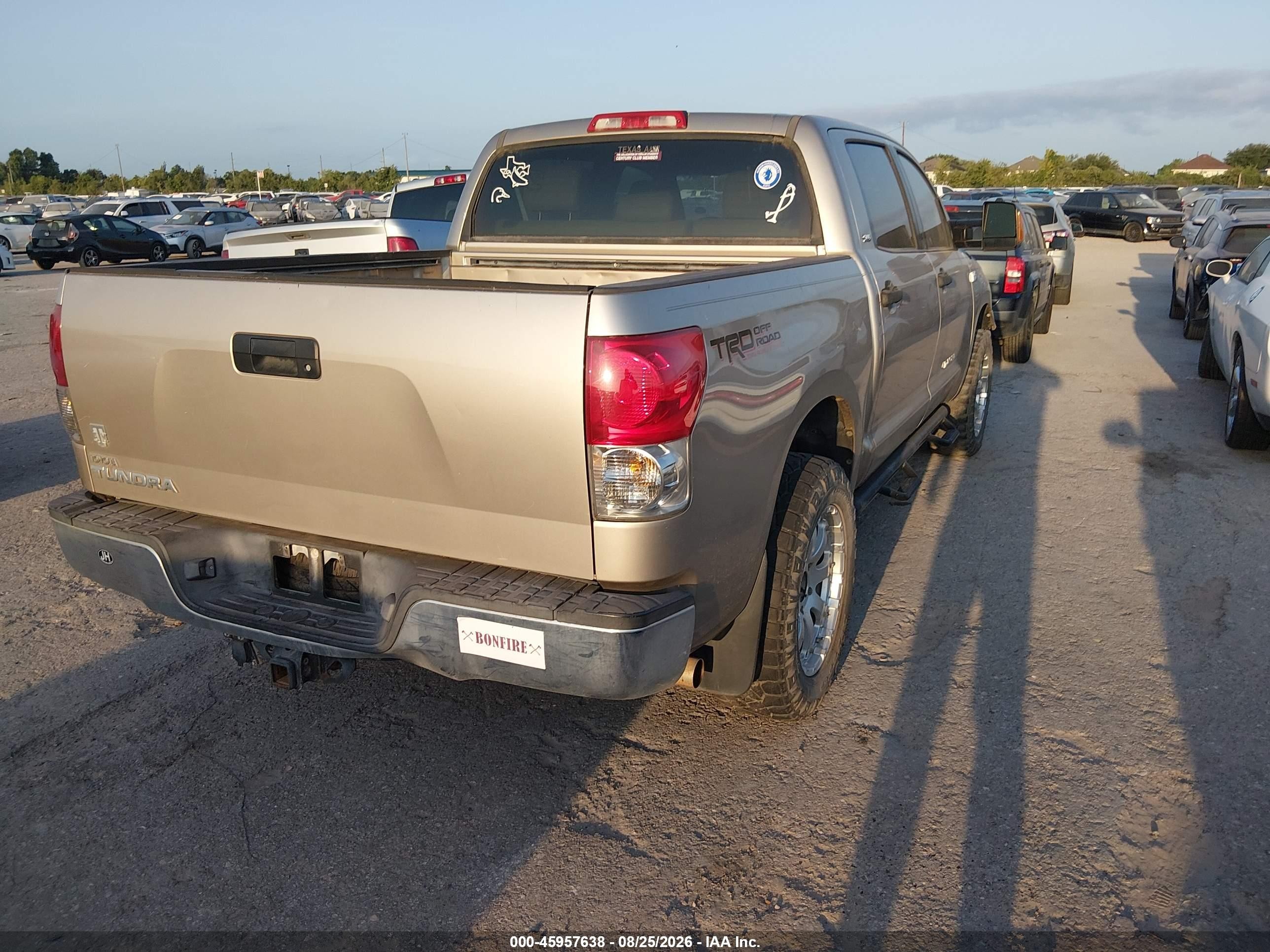 2008 Toyota Tundra Sr5 5.7l V8 Beige vin: 5TFEV54178X055751