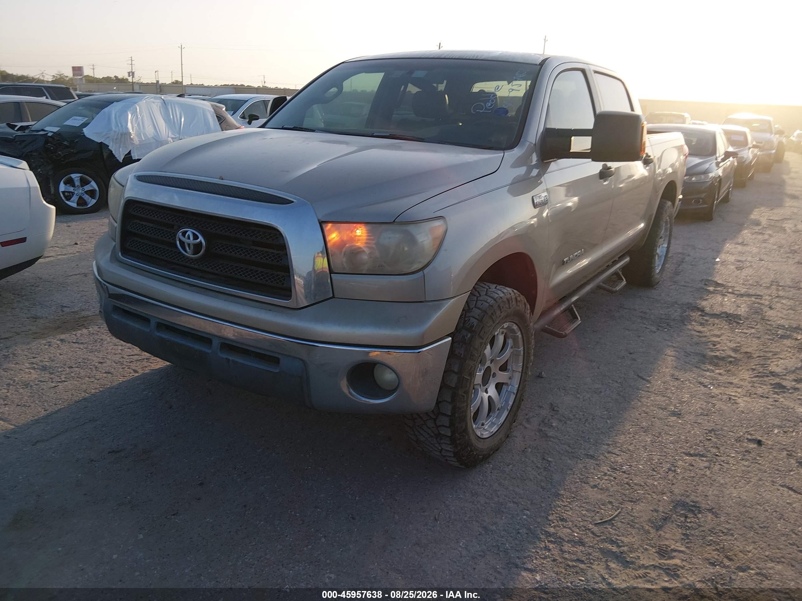 2008 Toyota Tundra Sr5 5.7l V8 Beige vin: 5TFEV54178X055751