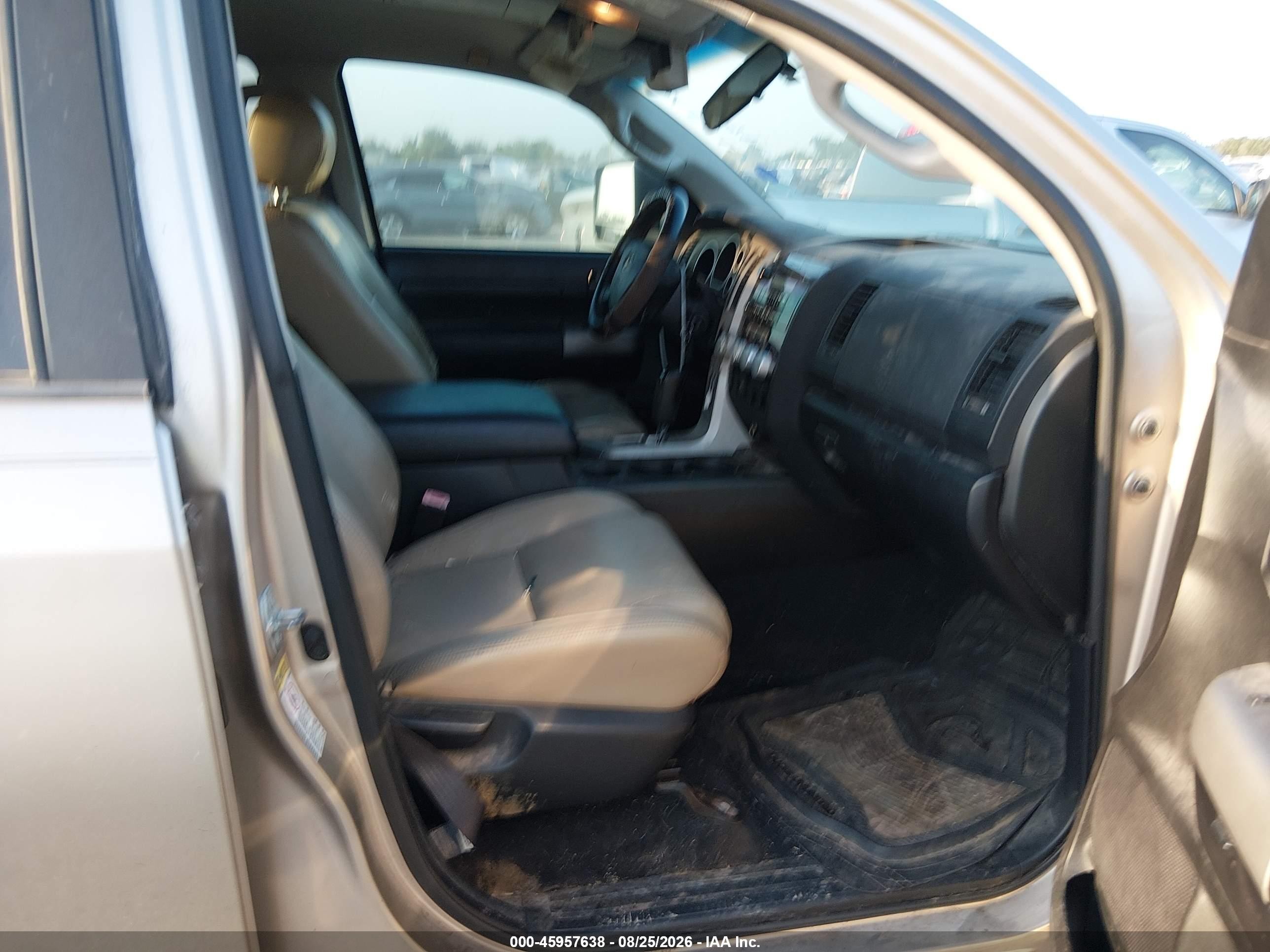 2008 Toyota Tundra Sr5 5.7l V8 Beige vin: 5TFEV54178X055751
