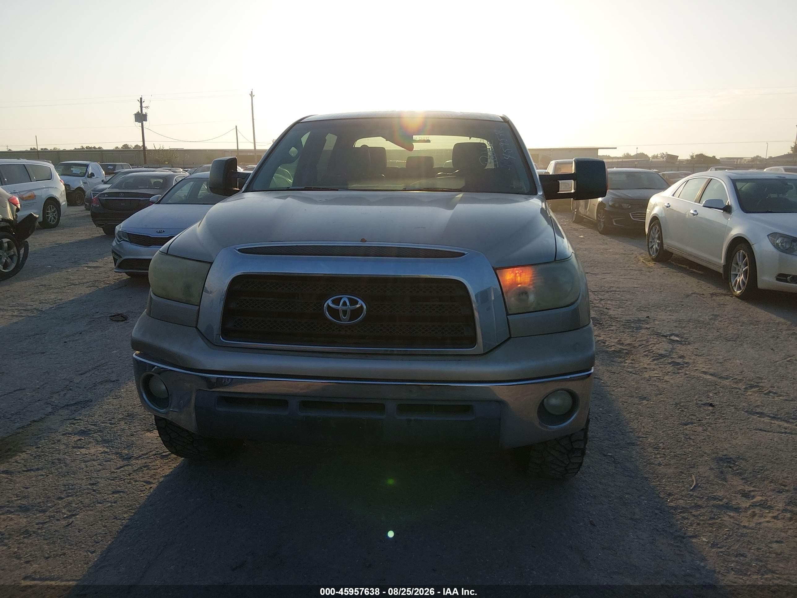2008 Toyota Tundra Sr5 5.7l V8 Beige vin: 5TFEV54178X055751