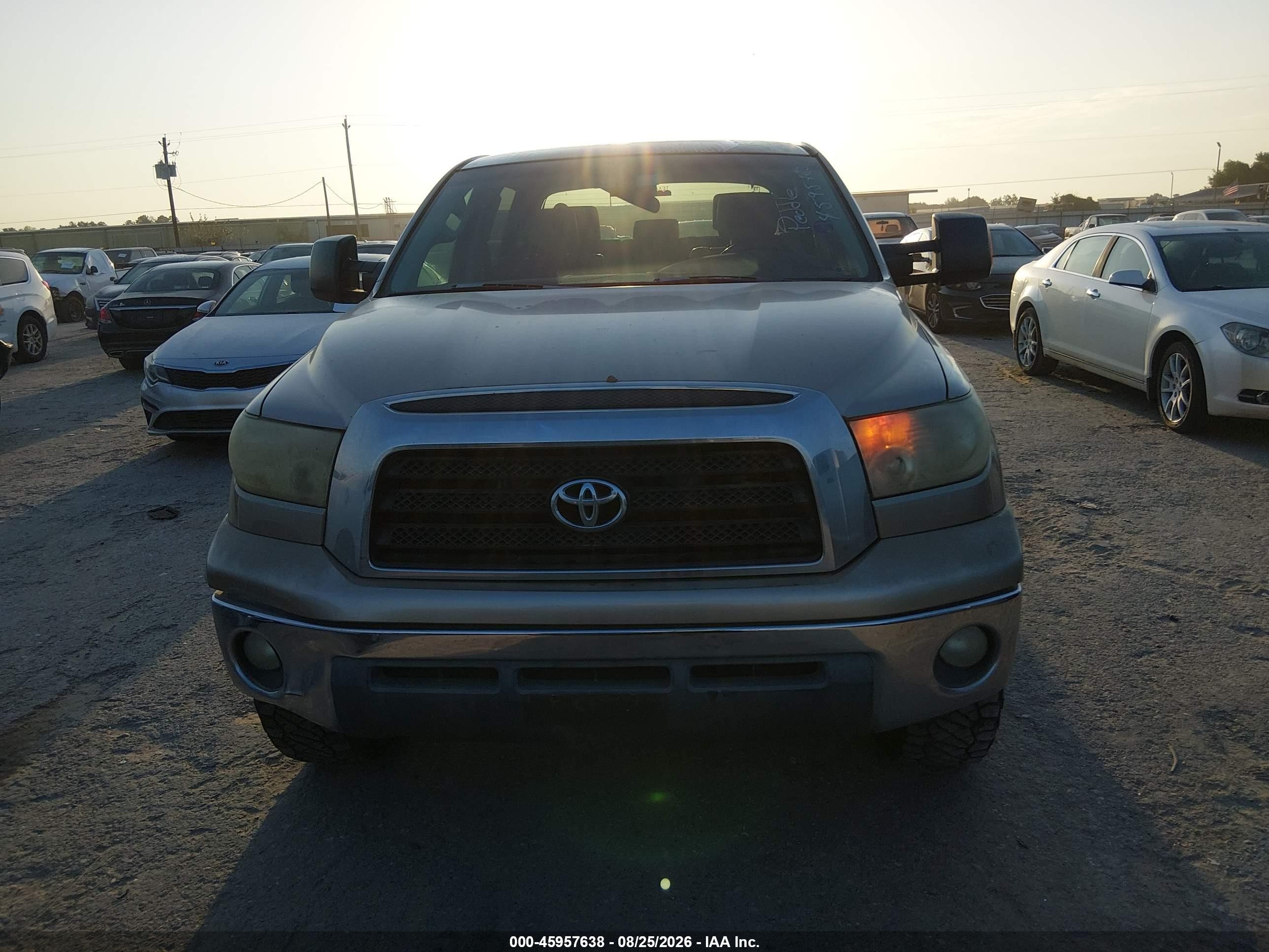 2008 Toyota Tundra Sr5 5.7l V8 Beige vin: 5TFEV54178X055751