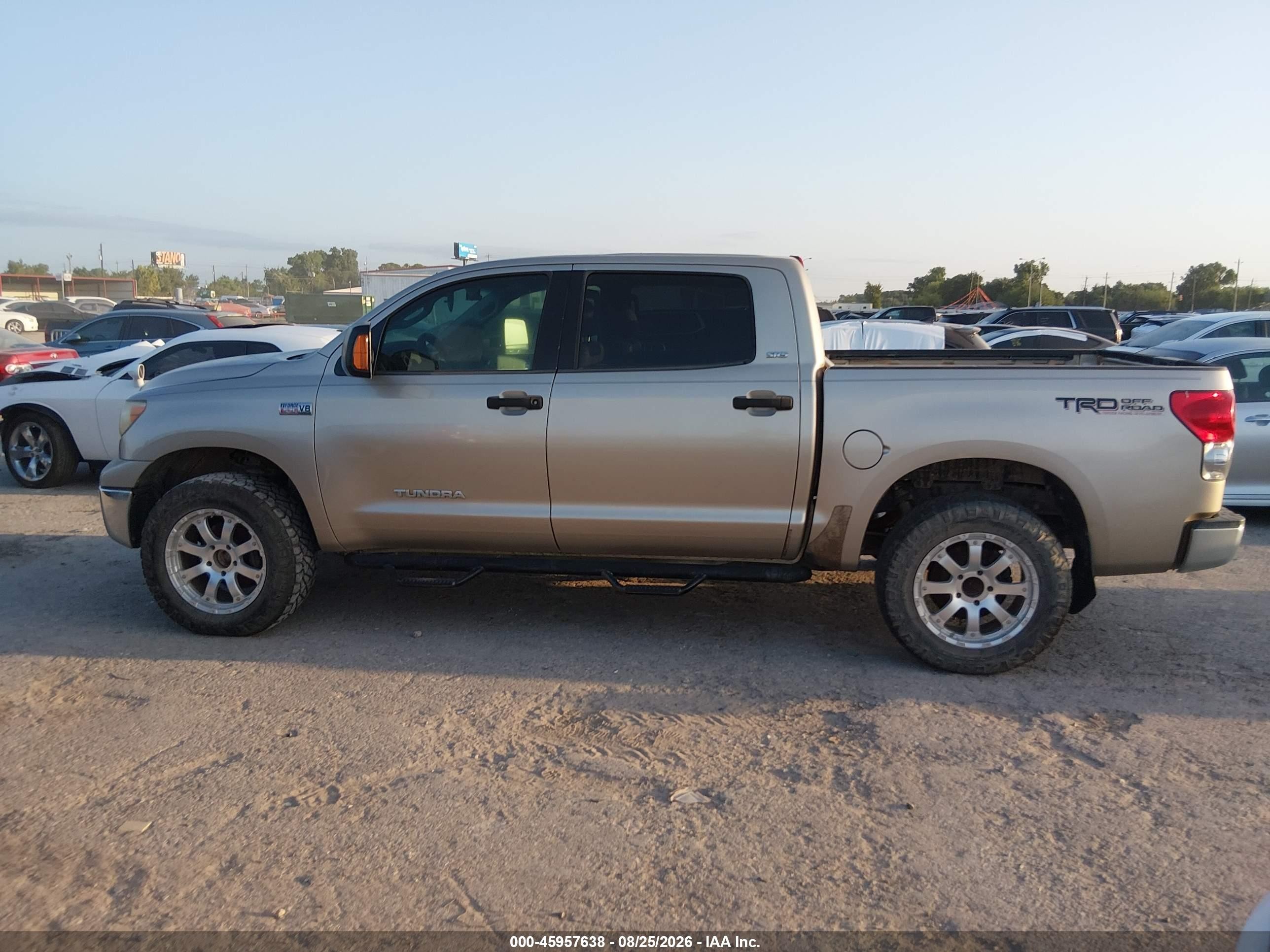 2008 Toyota Tundra Sr5 5.7l V8 Beige vin: 5TFEV54178X055751