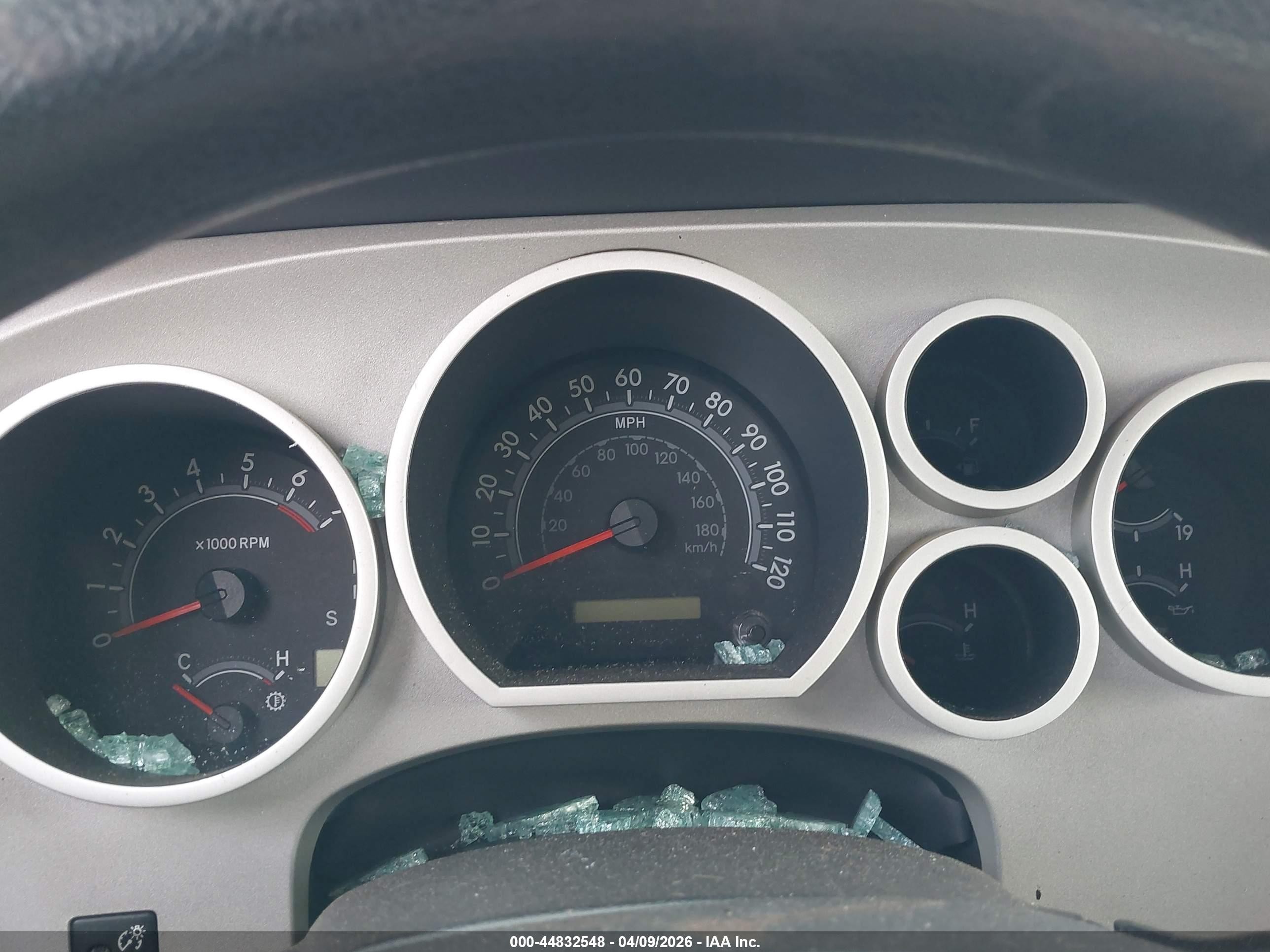 2007 Toyota Tundra Sr5 5.7l V8 White vin: 5TFEV54187X028749
