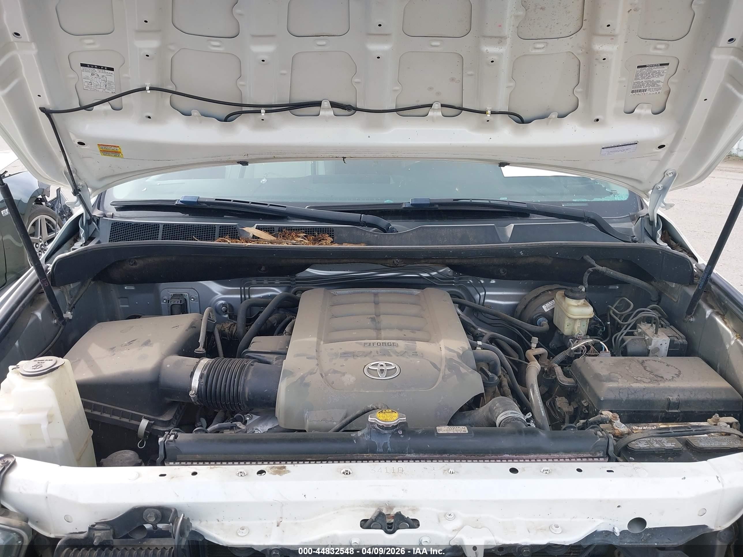 2007 Toyota Tundra Sr5 5.7l V8 White vin: 5TFEV54187X028749