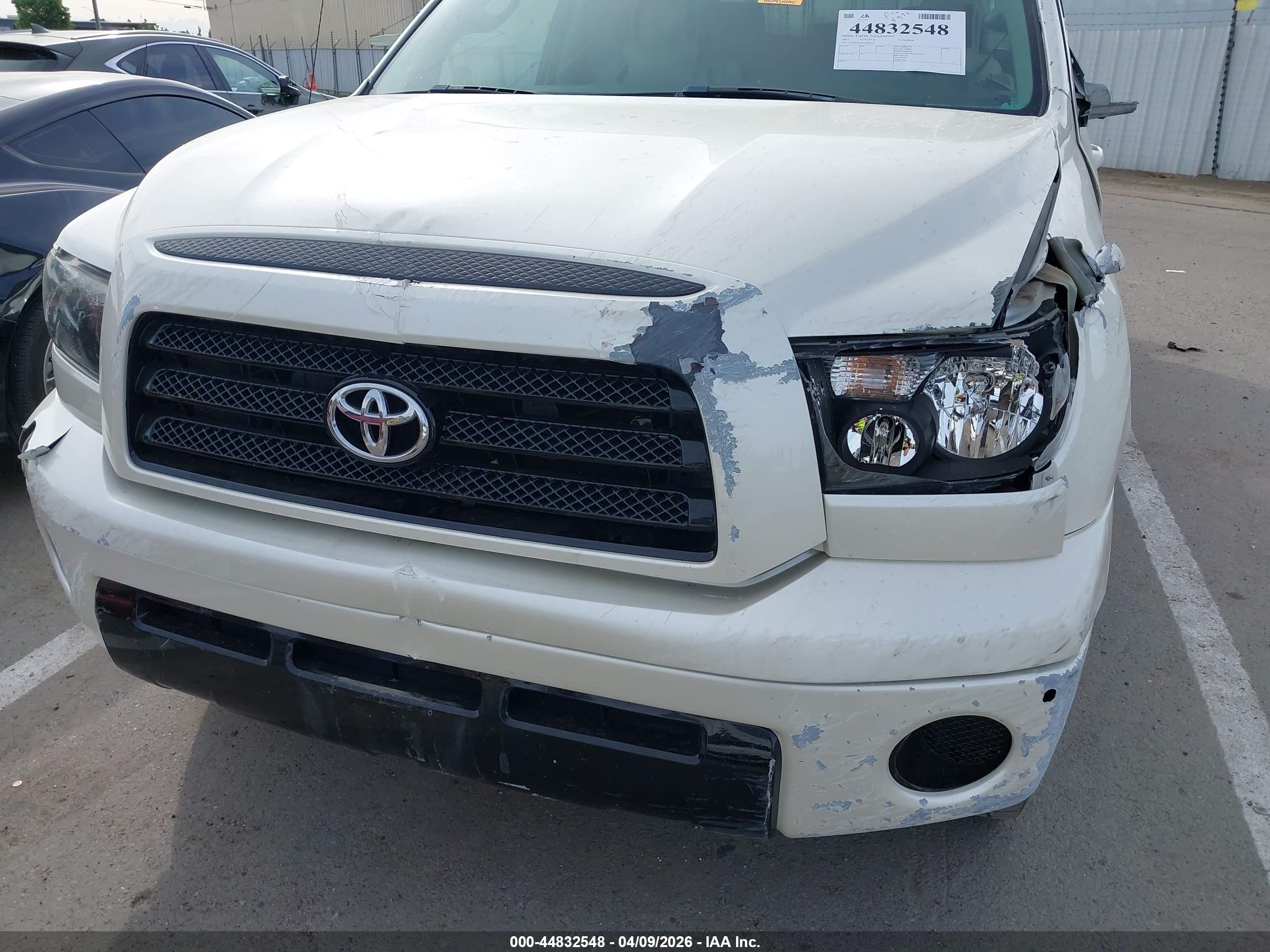 2007 Toyota Tundra Sr5 5.7l V8 White vin: 5TFEV54187X028749