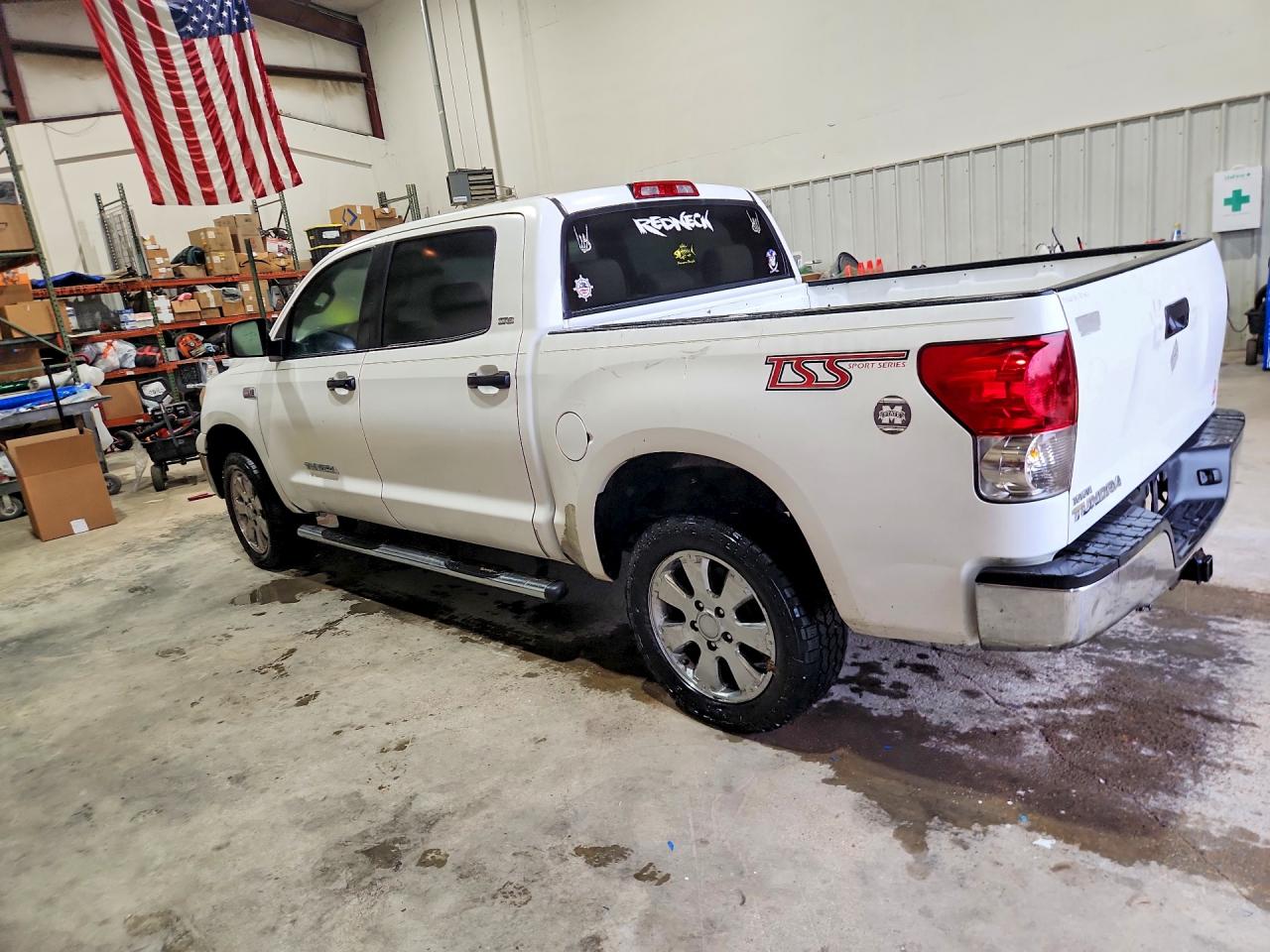 2007 Toyota Tundra Crewmax Sr5 White vin: 5TFEV54197X032499