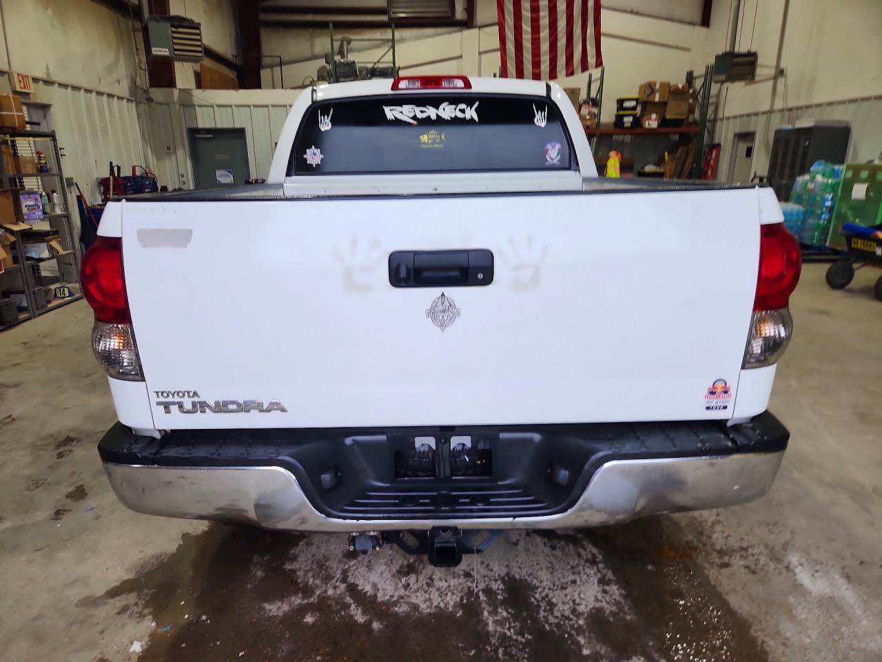 2007 Toyota Tundra Crewmax Sr5 White vin: 5TFEV54197X032499