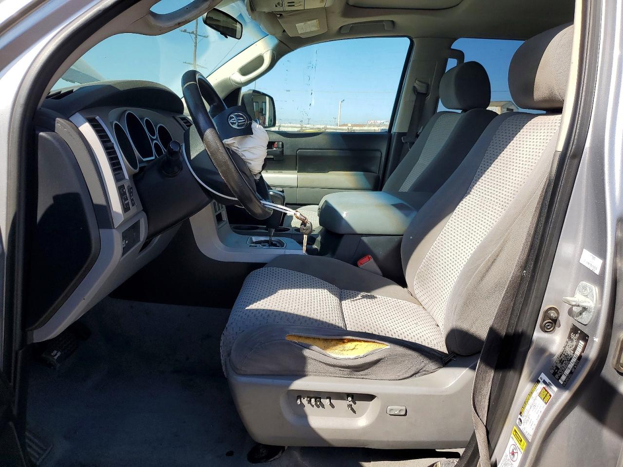 2008 Toyota Tundra Sr5 Серебряный vin: 5TFEV54198X038840