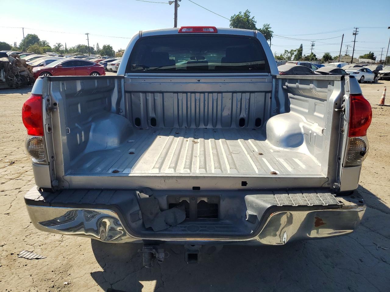 2008 Toyota Tundra Sr5 Серебряный vin: 5TFEV54198X038840